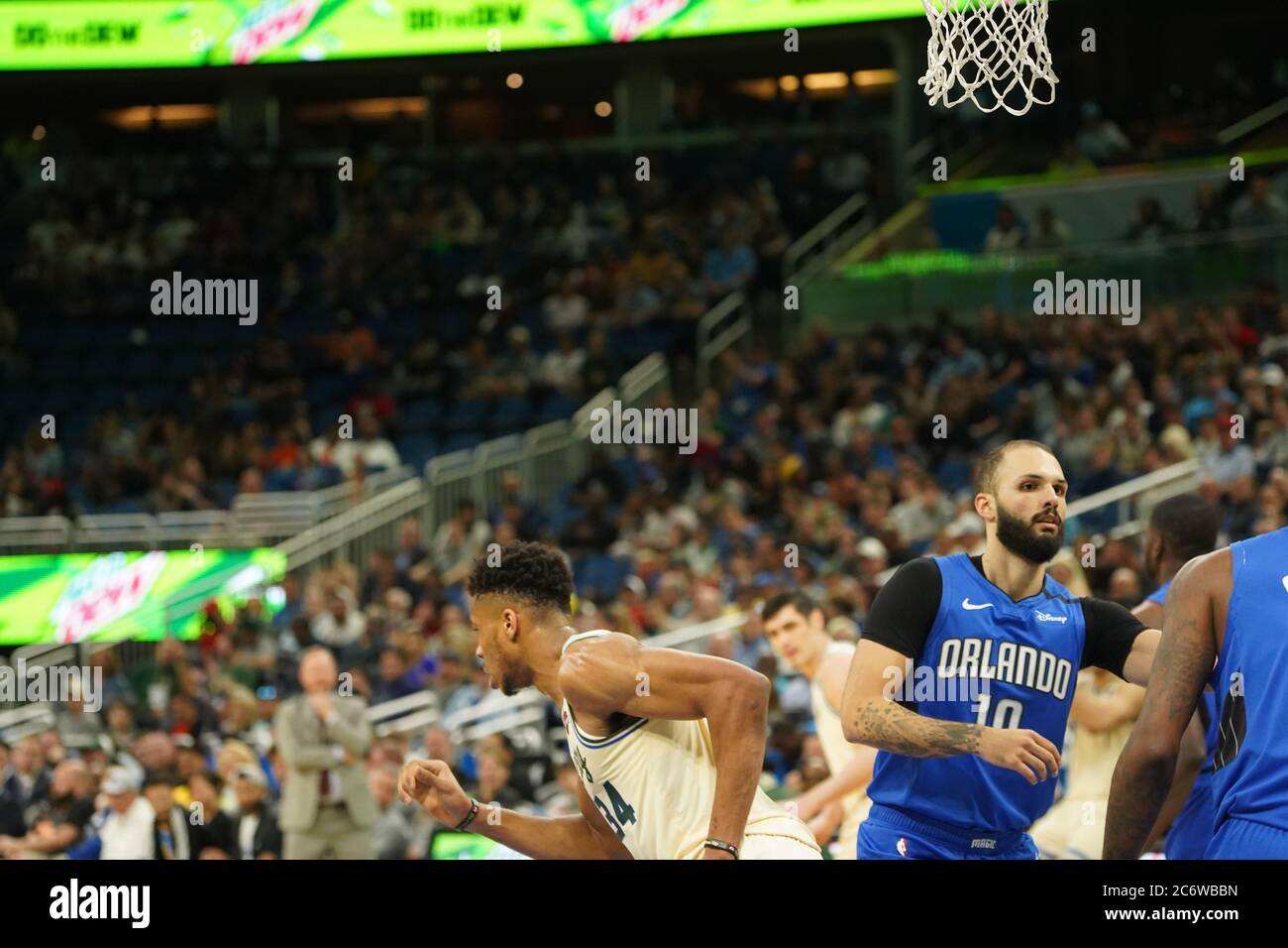 Orlando Magic ospita i Milwaukee Bucks all'Amway di Orlando, Florida, sabato 8 febbraio 2020. Foto: Marty Jean-Louis Foto Stock