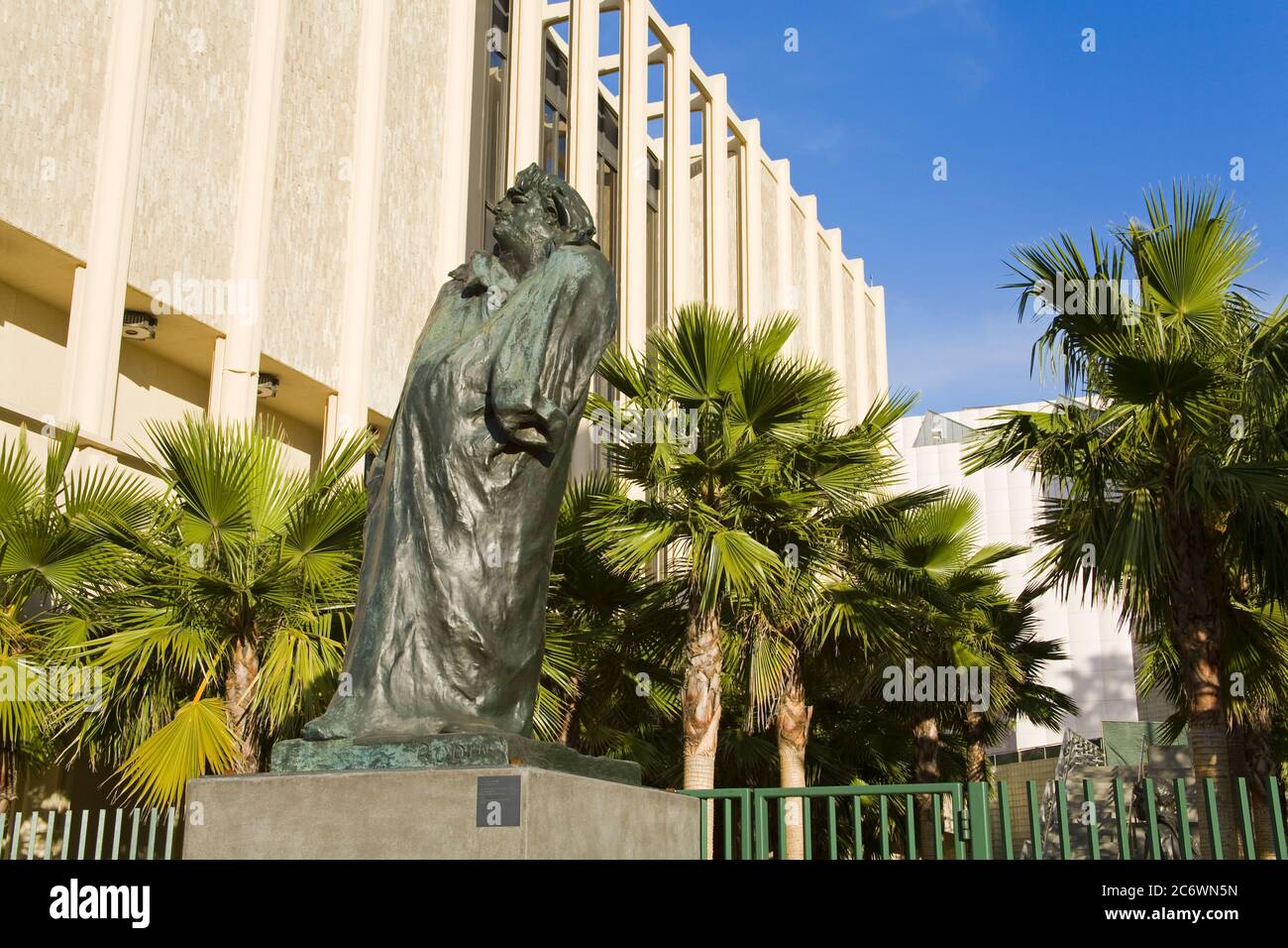 Monumento a Honore de Balzac di Auguste Rodin, Los Angeles County Museum of Art su Wilshire Boulevard, Los Angeles, California, USA, Nord America Foto Stock
