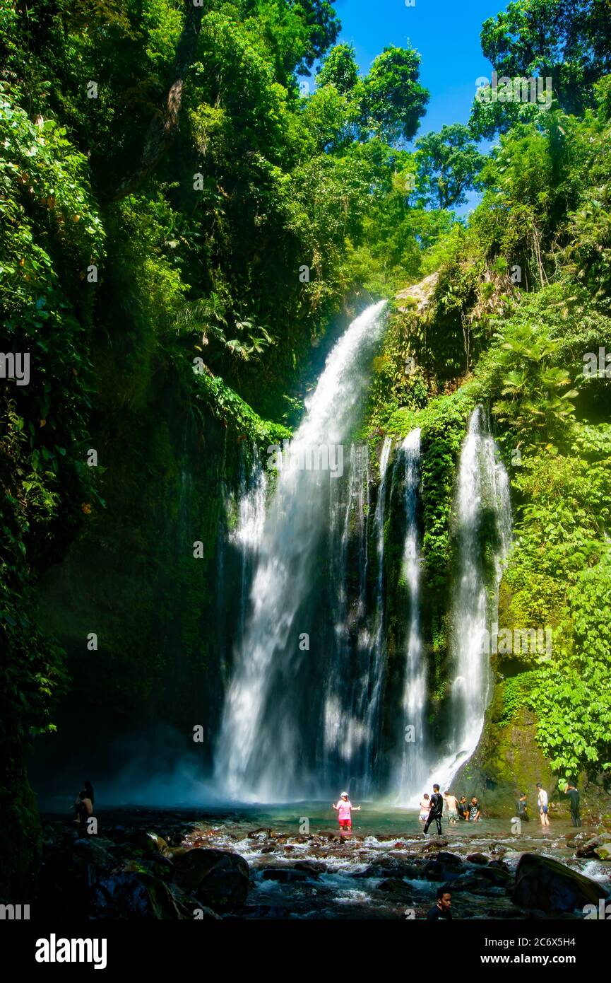 Grande cascata al sole Foto Stock