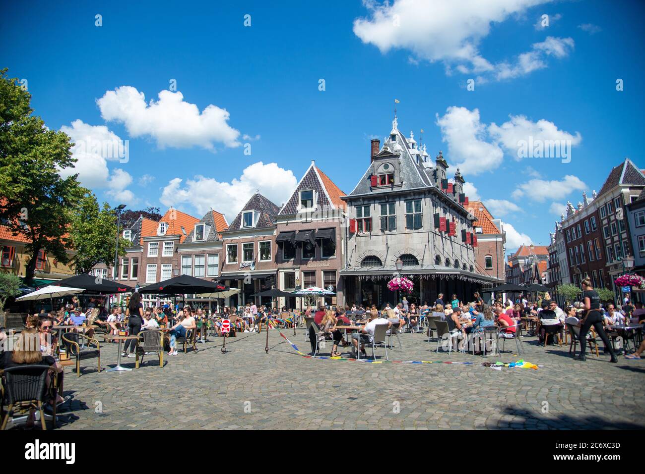 Terrazze nel centro della città di Hoorn, Olanda Foto Stock
