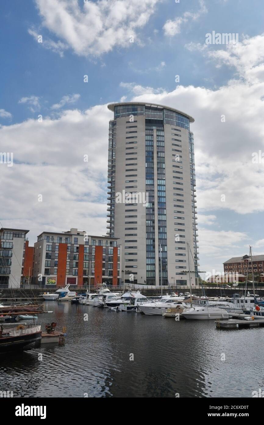 The Tower, Meridian Quay, Swansea Marina sa1, l'edificio residenziale più alto del Galles, appartamenti e appartamenti di lusso nel Regno Unito. Alto edificio residenziale Foto Stock