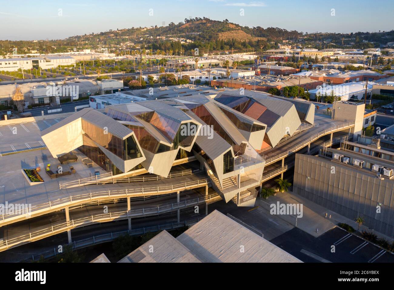 Vista aerea dell'edificio pterodattilo presso lo sviluppo di punti congiunti/Hayden Tract a Culver City da Eric Owen Moss Architects Foto Stock