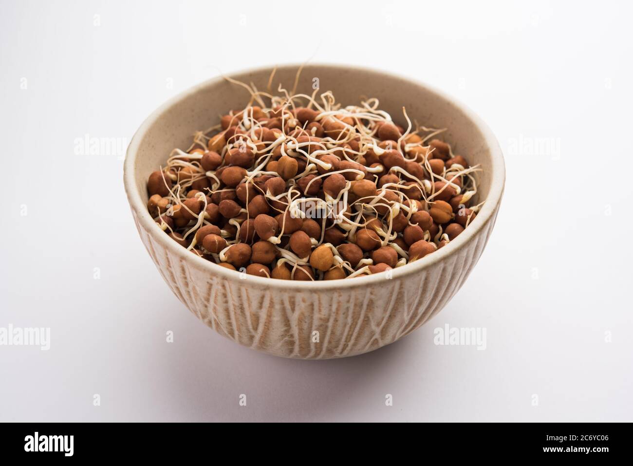 Kala Chana germogliato o ceci neri o marroni - è un sostituto vegano per le proteine ricche e ha un alto contenuto di enzimi viventi Foto Stock