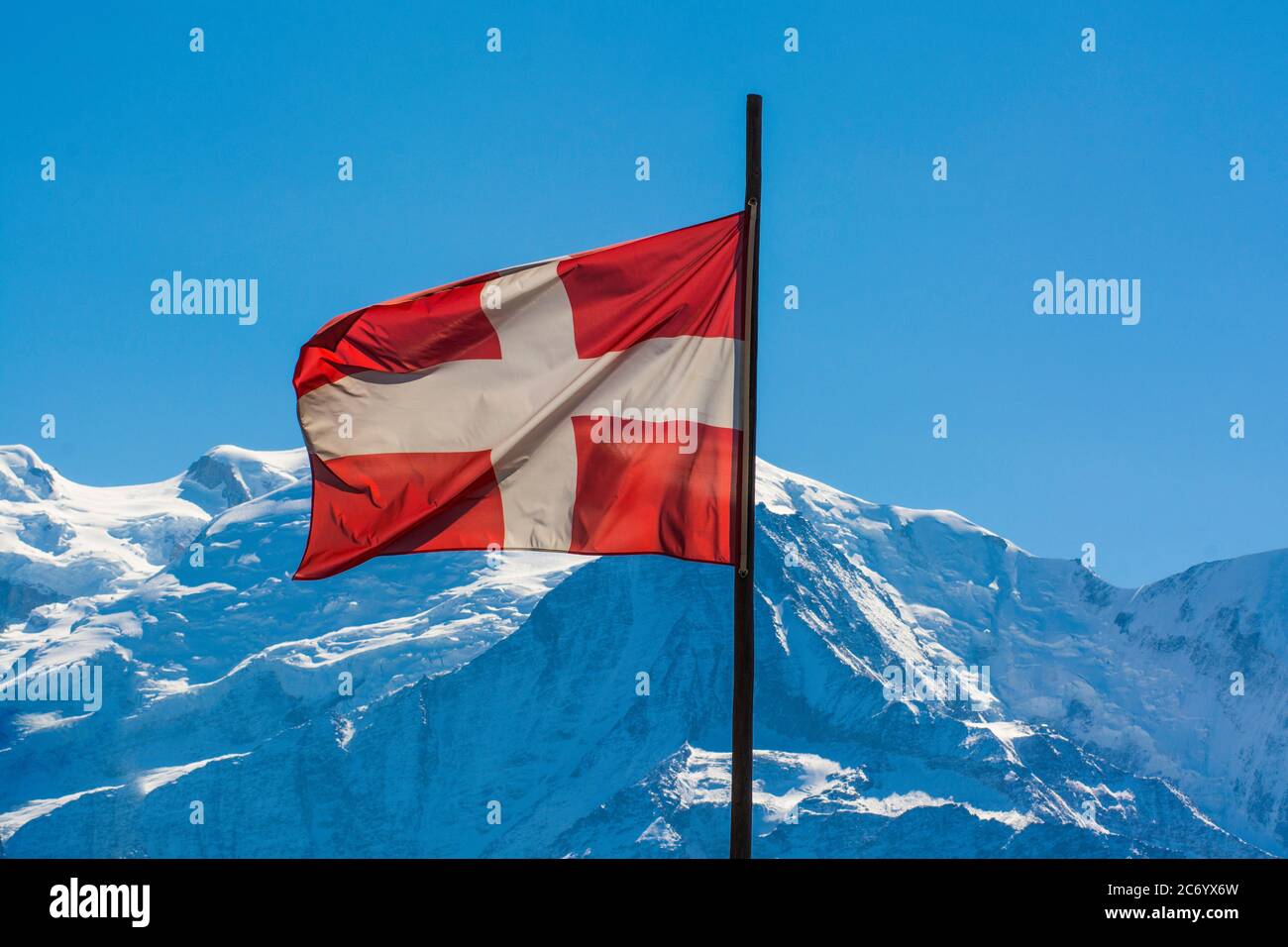 Bandiera Savoia, Alpi francesi , Savoia, Auvergne-Rodano-Alpi, Francia Foto Stock