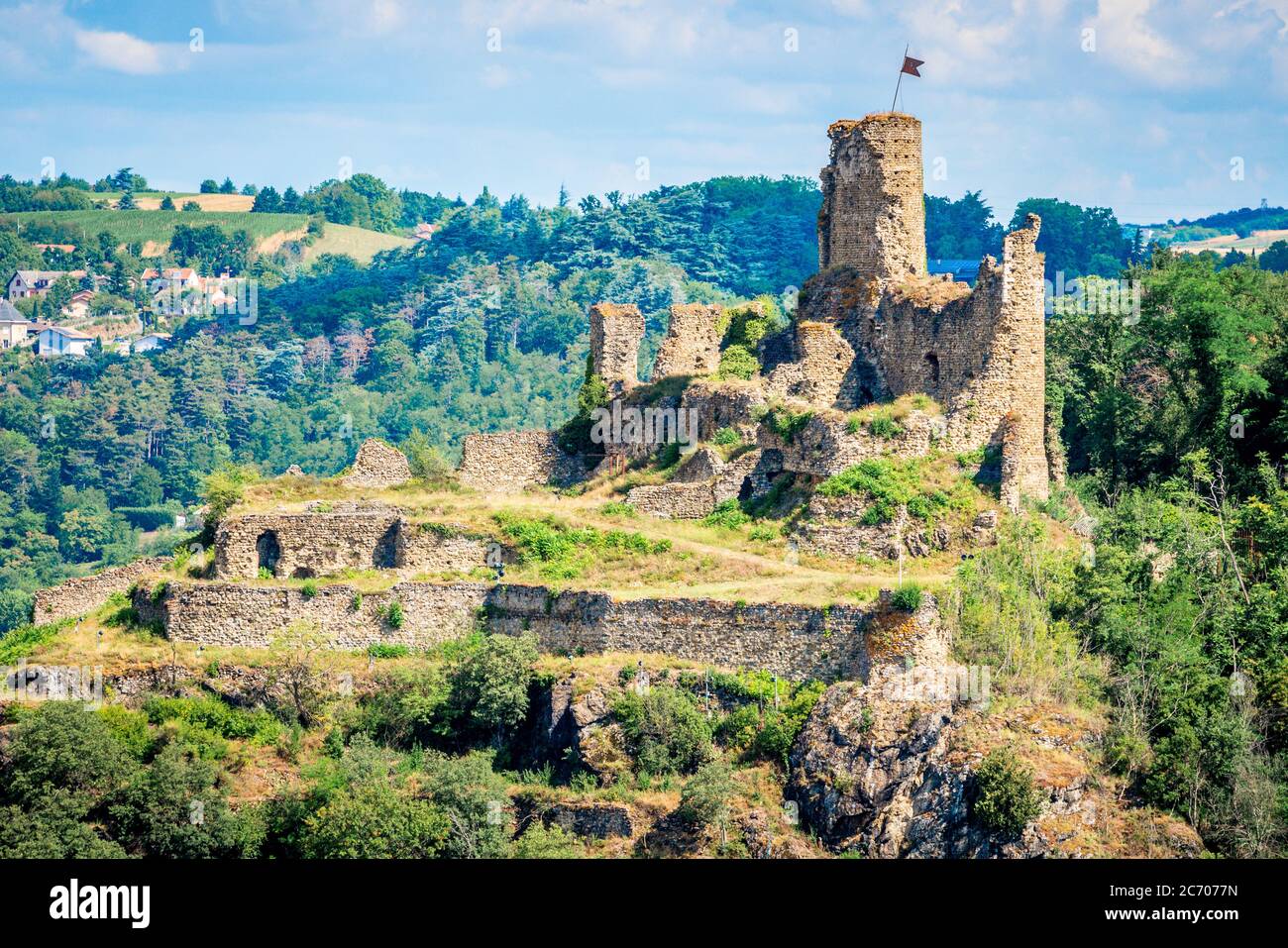 Rovine del castello medievale fortificato di la Batie in Vienne Isere Francia Foto Stock
