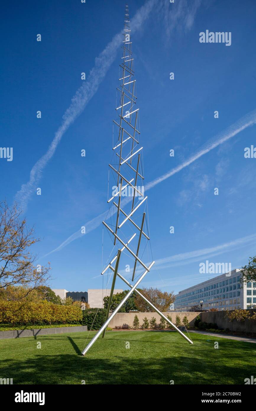 Torre dell'ago dello scultore Kenneth Snelson, Hirshhorn Museum e Giardino delle sculture a Washington, D.C., USA Foto Stock