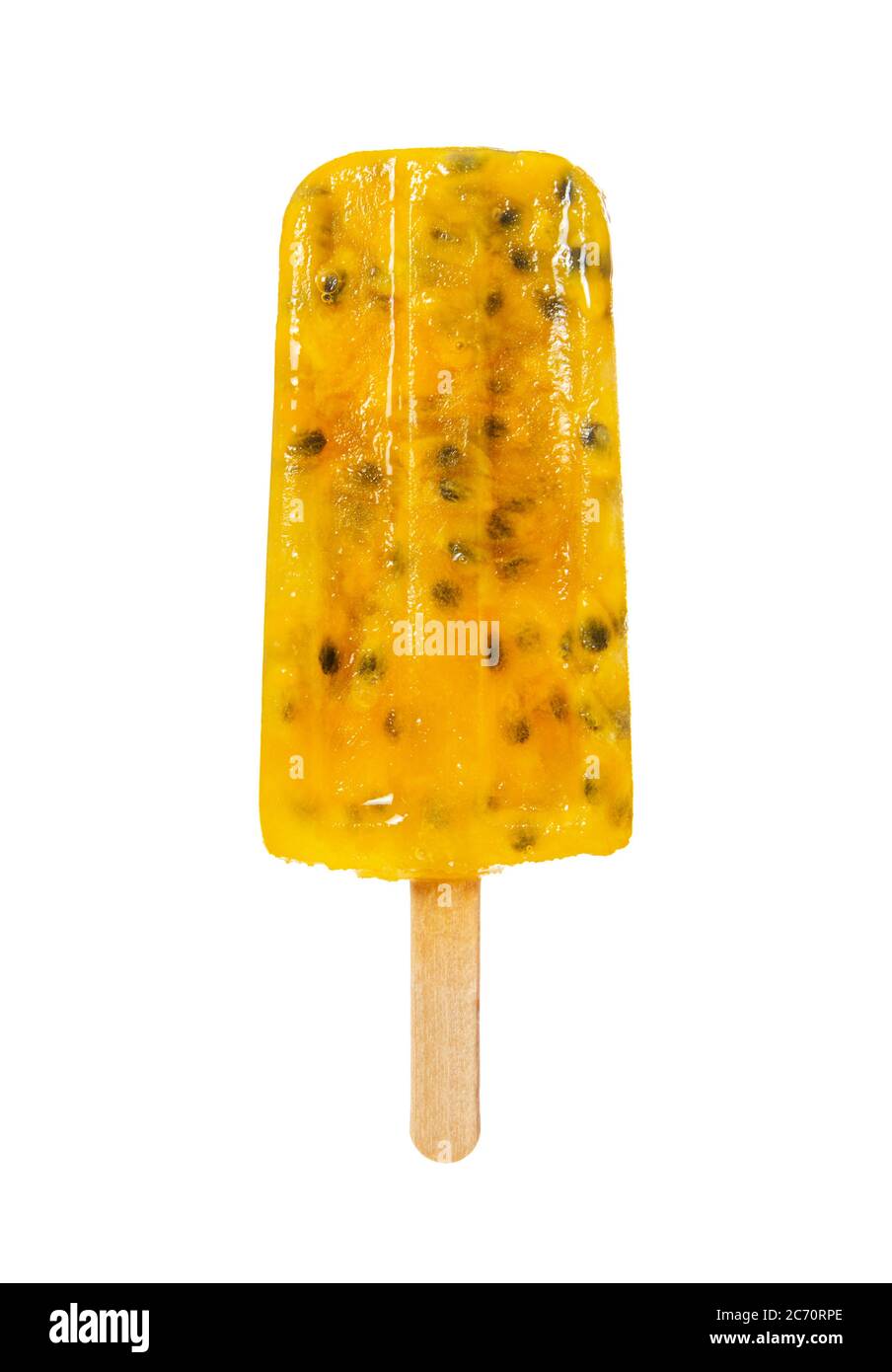 Papsicle di frutto della passione isolato su sfondo bianco. Ghiaccio di frutta. Foto Stock