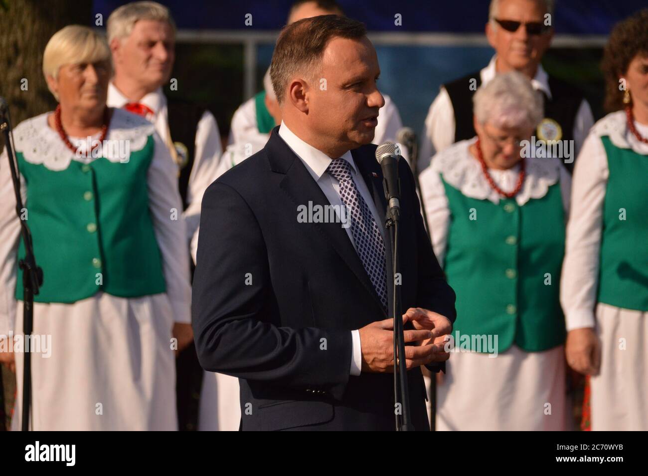 Amtsabiter Andzej Duda hat nach Auszählung der Stimmen die Stichwahl gegen Rafal Trzaskowski gewonnen am 13.7.2020 im Bild bei einem Besuch in Zgorz Foto Stock