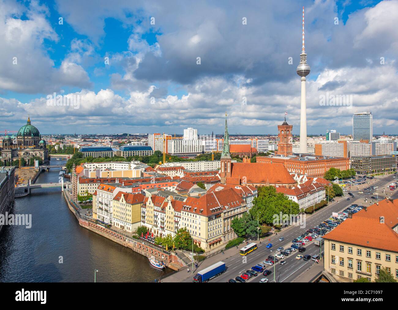 Berlino, Germania, vista dall'alto del fiume Sprea durante il giorno. Foto Stock