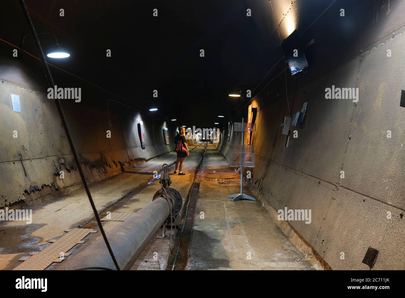 Tunnel di stoccaggio dell'olio della seconda Guerra Mondiale a Darwin, territorio del Nord, Australia Foto Stock