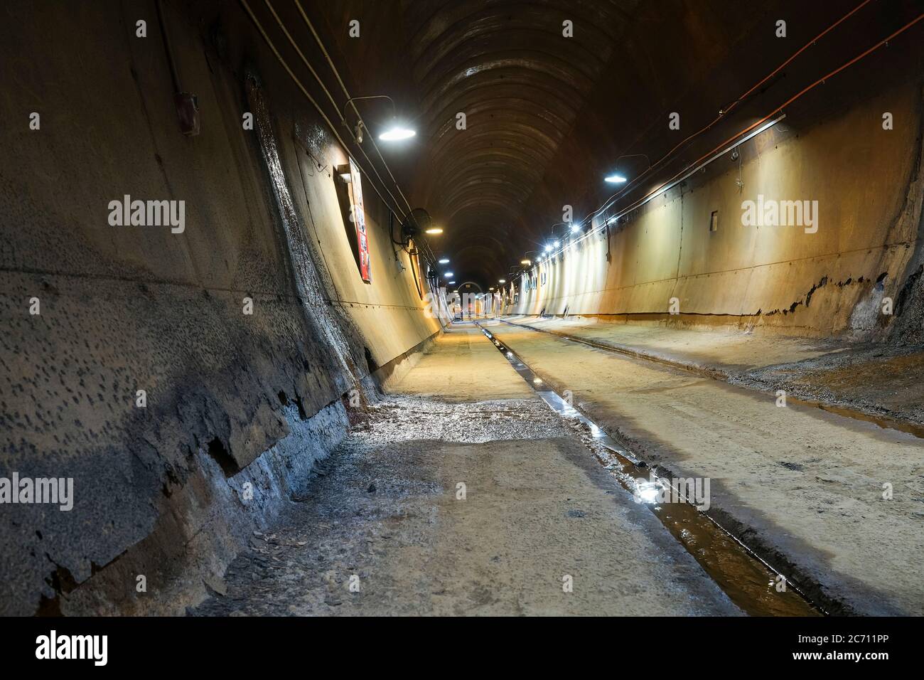 Tunnel di stoccaggio dell'olio della seconda Guerra Mondiale a Darwin, territorio del Nord, Australia Foto Stock