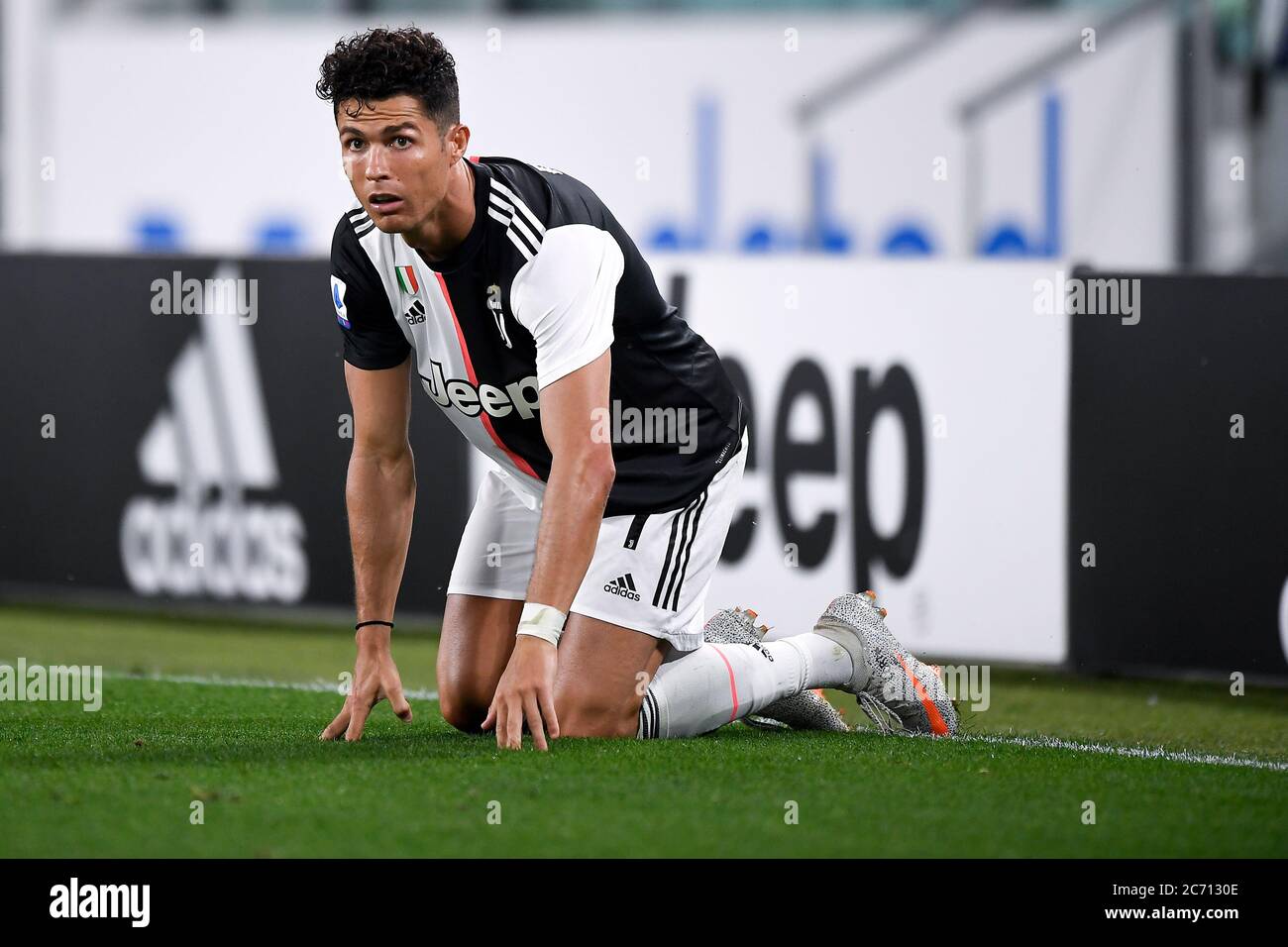 Torino - 11 luglio 2020: Cristiano Ronaldo della Juventus FC è in ginocchio  durante la Serie A Football Match tra Juventus FC e Atalanta BC. La partita  si è conclusa con un