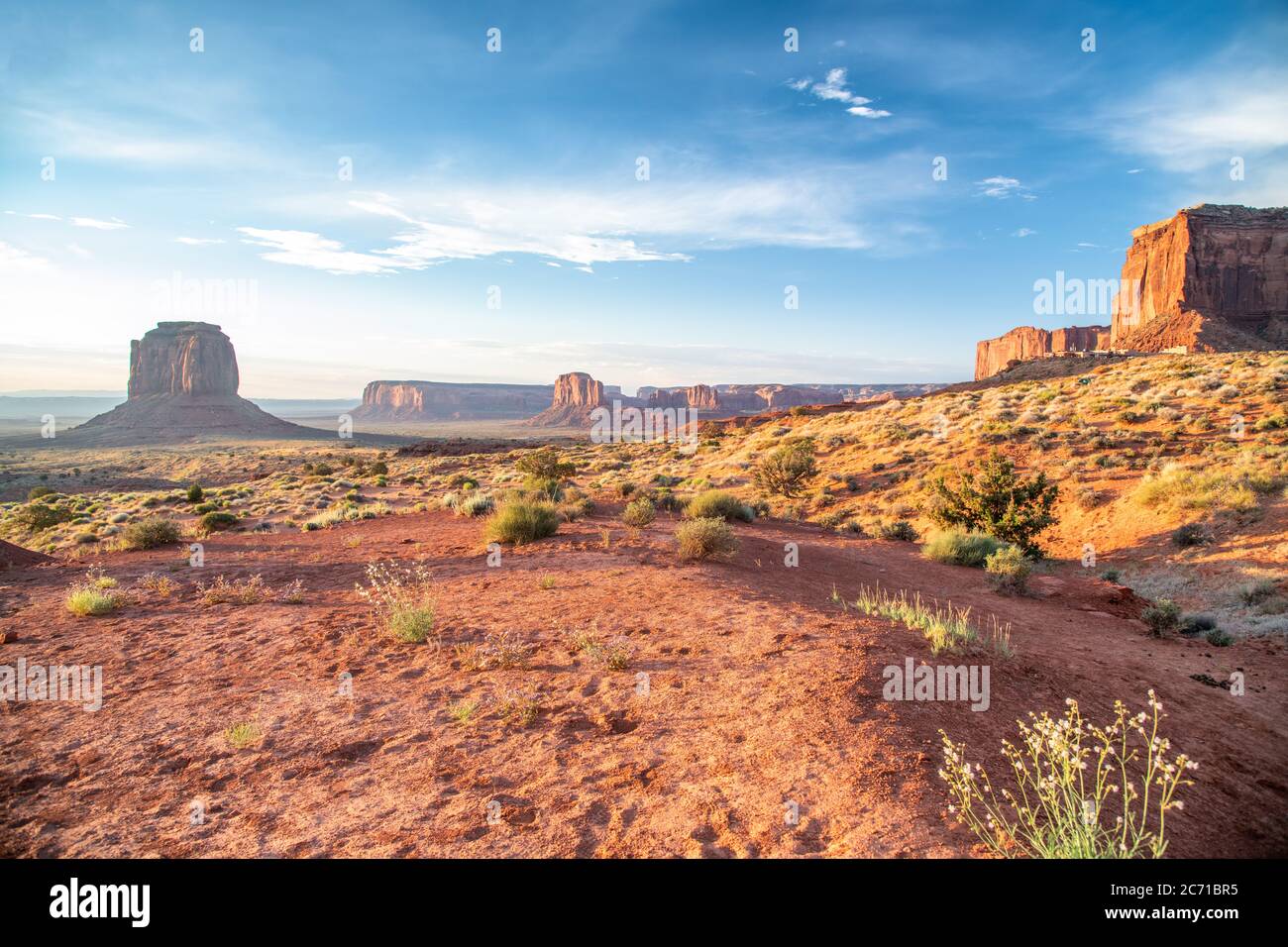 La Monument Valley con una bella luce soffusa. Foto Stock