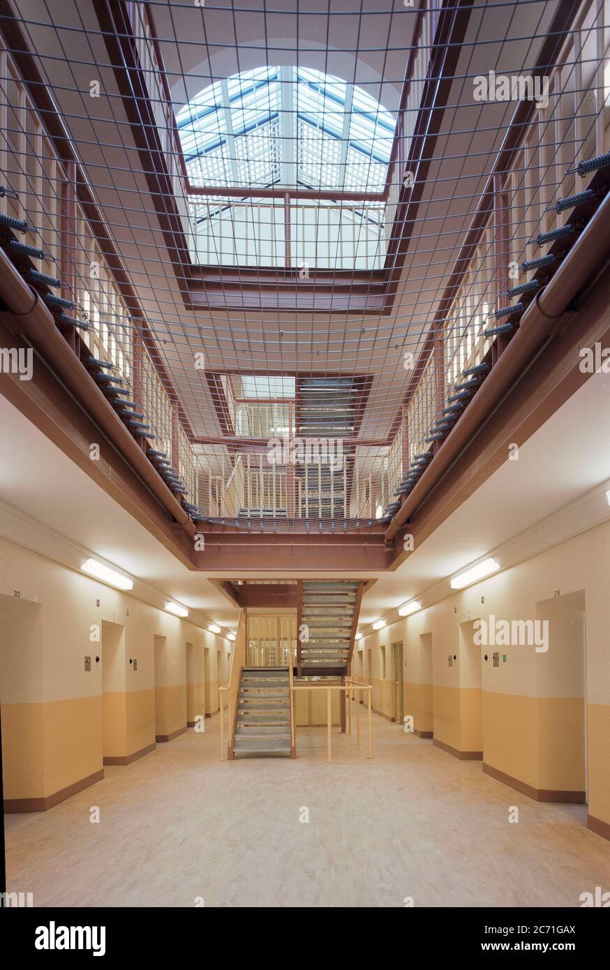 Tipico sbarco in una prigione vittoriana britannica, nel 1997 Foto Stock