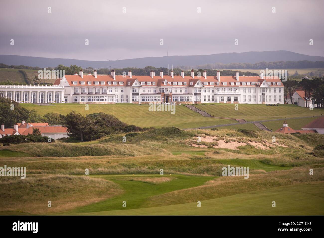 Turnberry, Scozia, Regno Unito. 13 luglio 2020. Nella foto: Sono stati fatti nuovi inviti a indagare sui rapporti commerciali di Trump dopo che il resort Trump Turnberry sta cercando di espandere il resort e di costruire un nuovo sviluppo sulla terra circostante a ovest del complesso alberghiero. Credit: Colin Fisher/Alamy Live News Foto Stock