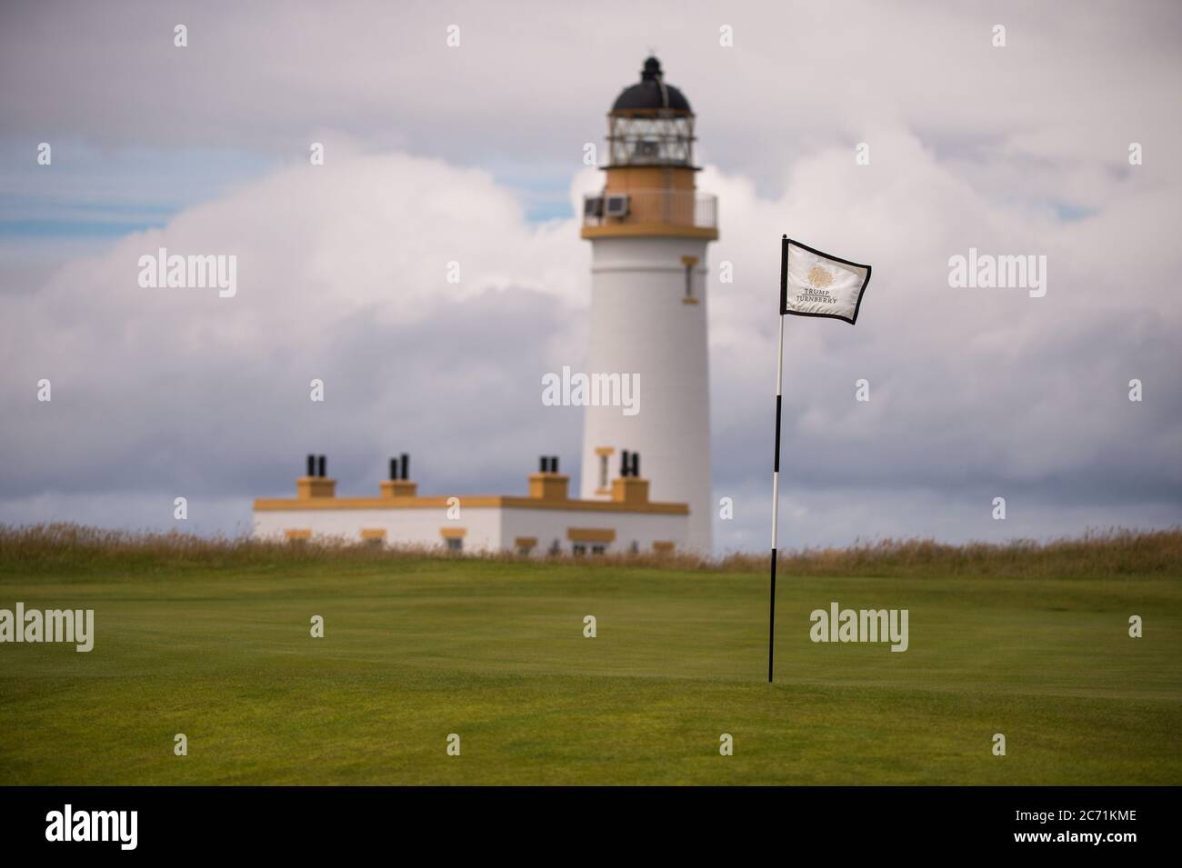 Turnberry, Scozia, Regno Unito. 13 luglio 2020. Nella foto: Sono stati fatti nuovi inviti a indagare sui rapporti commerciali di Trump dopo che il resort Trump Turnberry sta cercando di espandere il resort e di costruire un nuovo sviluppo sulla terra circostante a ovest del complesso alberghiero. Credit: Colin Fisher/Alamy Live News Foto Stock