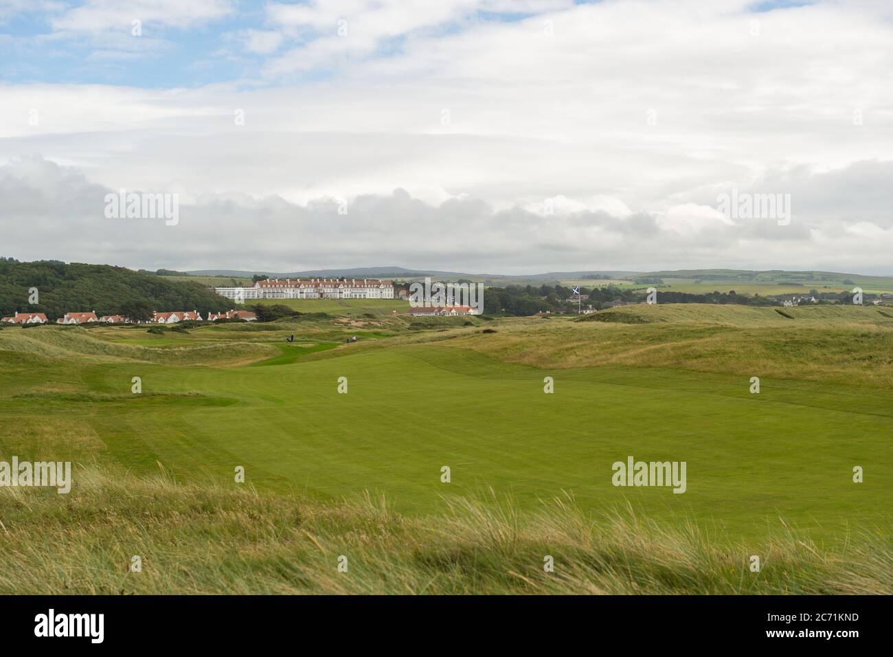 Turnberry, Scozia, Regno Unito. 13 luglio 2020. Nella foto: Sono stati fatti nuovi inviti a indagare sui rapporti commerciali di Trump dopo che il resort Trump Turnberry sta cercando di espandere il resort e di costruire un nuovo sviluppo sulla terra circostante a ovest del complesso alberghiero. Credit: Colin Fisher/Alamy Live News Foto Stock