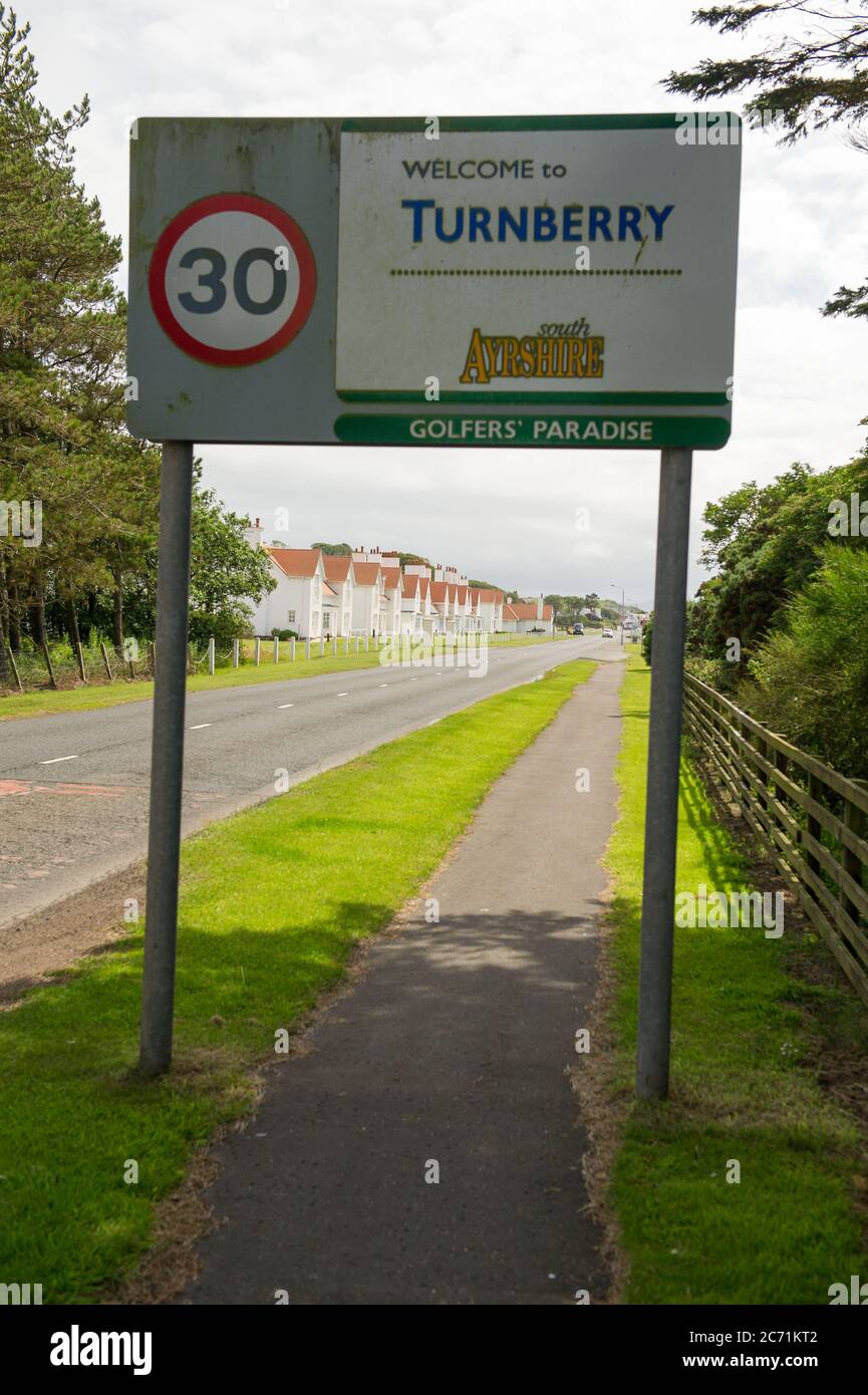 Turnberry, Scozia, Regno Unito. 13 luglio 2020. Nella foto: Sono stati fatti nuovi inviti a indagare sui rapporti commerciali di Trump dopo che il resort Trump Turnberry sta cercando di espandere il resort e di costruire un nuovo sviluppo sulla terra circostante a ovest del complesso alberghiero. Credit: Colin Fisher/Alamy Live News Foto Stock