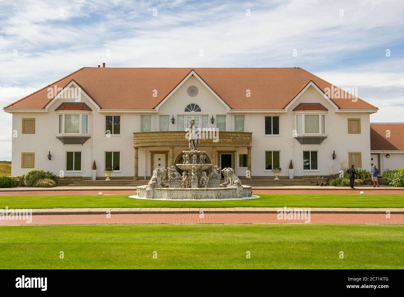 Turnberry, Scozia, Regno Unito. 13 luglio 2020. Nella foto: Sono stati fatti nuovi inviti a indagare sui rapporti commerciali di Trump dopo che il resort Trump Turnberry sta cercando di espandere il resort e di costruire un nuovo sviluppo sulla terra circostante a ovest del complesso alberghiero. Credit: Colin Fisher/Alamy Live News Foto Stock