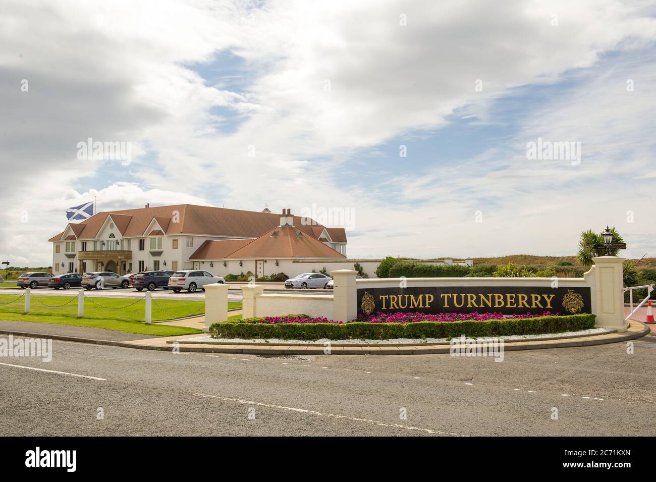 Turnberry, Scozia, Regno Unito. 13 luglio 2020. Nella foto: Sono stati fatti nuovi inviti a indagare sui rapporti commerciali di Trump dopo che il resort Trump Turnberry sta cercando di espandere il resort e di costruire un nuovo sviluppo sulla terra circostante a ovest del complesso alberghiero. Credit: Colin Fisher/Alamy Live News Foto Stock