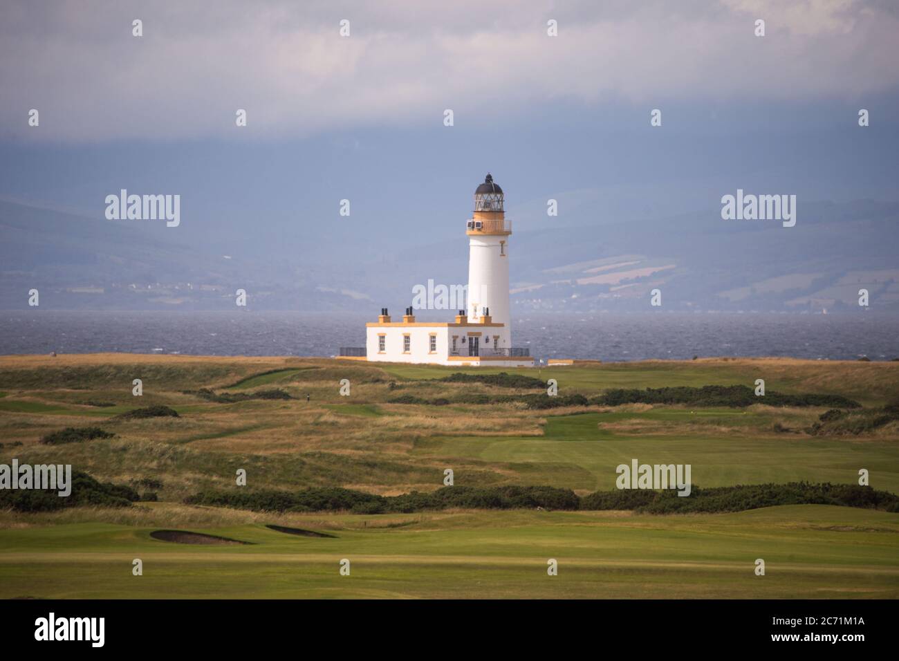 Turnberry, Scozia, Regno Unito. 13 luglio 2020. Nella foto: Sono stati fatti nuovi inviti a indagare sui rapporti commerciali di Trump dopo che il resort Trump Turnberry sta cercando di espandere il resort e di costruire un nuovo sviluppo sulla terra circostante a ovest del complesso alberghiero. Credit: Colin Fisher/Alamy Live News Foto Stock