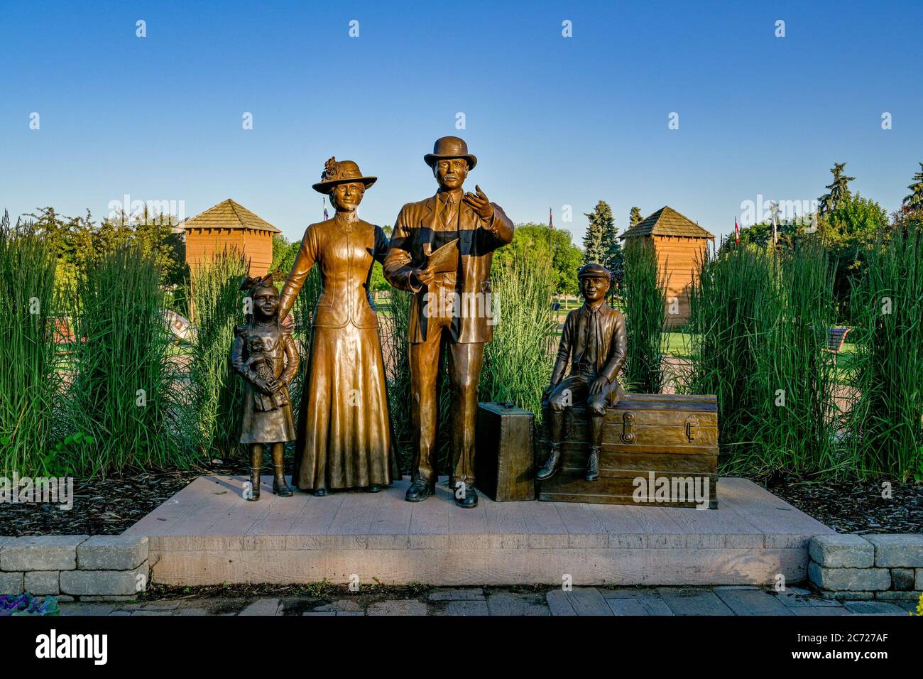 Statua intitolata Acres of Dreams dell'artista Don Begg, Legacy Park, Fort Saskatchewan, Alberta, Canada Foto Stock