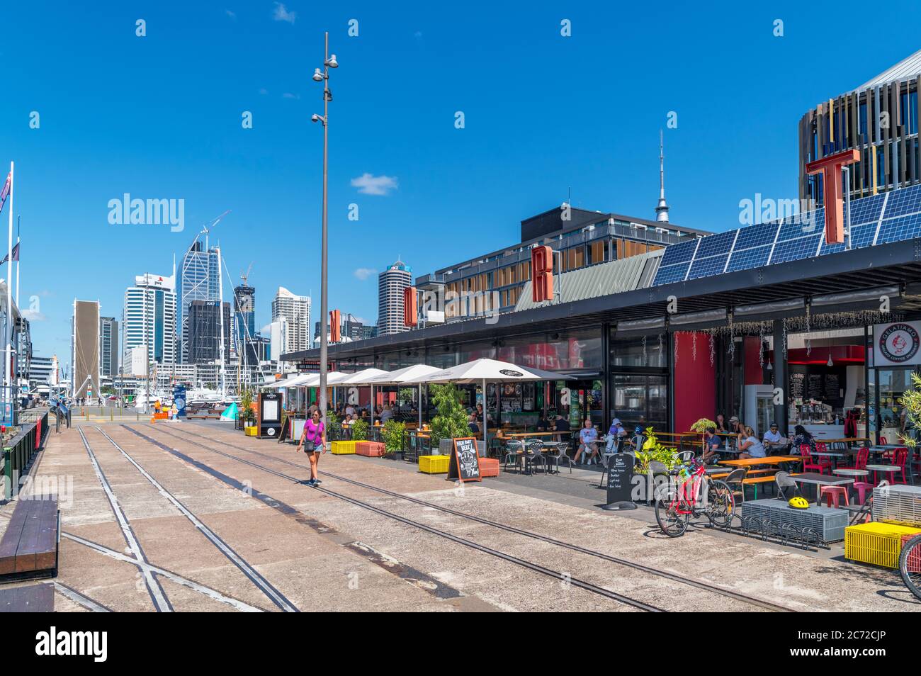 Caffè, bar e ristoranti nel quartiere Wynard, Viaduct Harbour, Auckland, Nuova Zelanda Foto Stock