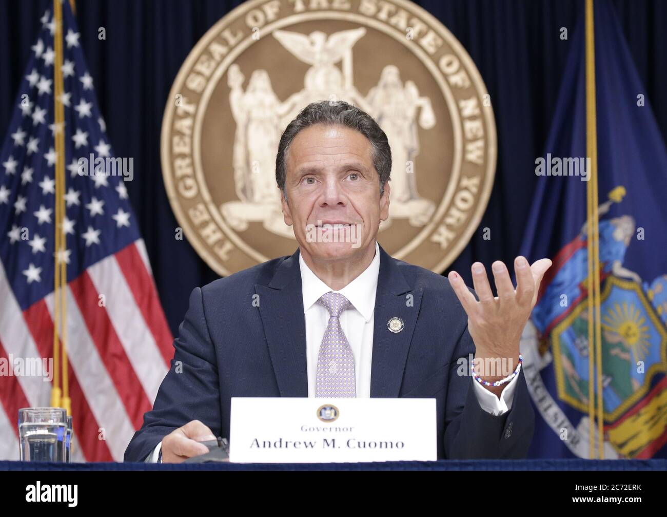 New York, Stati Uniti. 13 luglio 2020. Il governatore di New York Andrew Cuomo tiene un briefing sul coronavirus a New York City lunedì 13 luglio 2020. Gov. Cuomo lunedì ha annunciato un piano per riportare gli studenti in classe in autunno, una volta che la regione è entrata nella 'fase 4' della sua riapertura. Le scuole dovranno chiudere se in qualsiasi momento il tasso di infezione in qualsiasi regione dello stato raggiunge un picco superiore al 9%. Foto di John Angelillo/UPI Credit: UPI/Alamy Live News Foto Stock