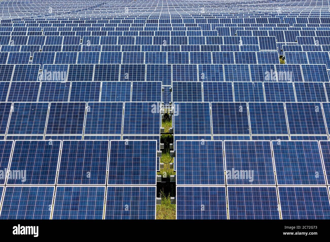 Montato a terra centrale fotovoltaica Foto Stock
