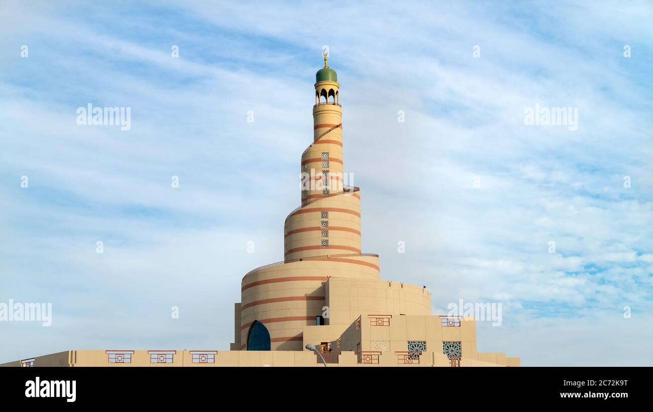 Doha, Qatar - Febbraio 2019: Moschea al Fanar, soprannominata la Moschea della spirale Foto Stock