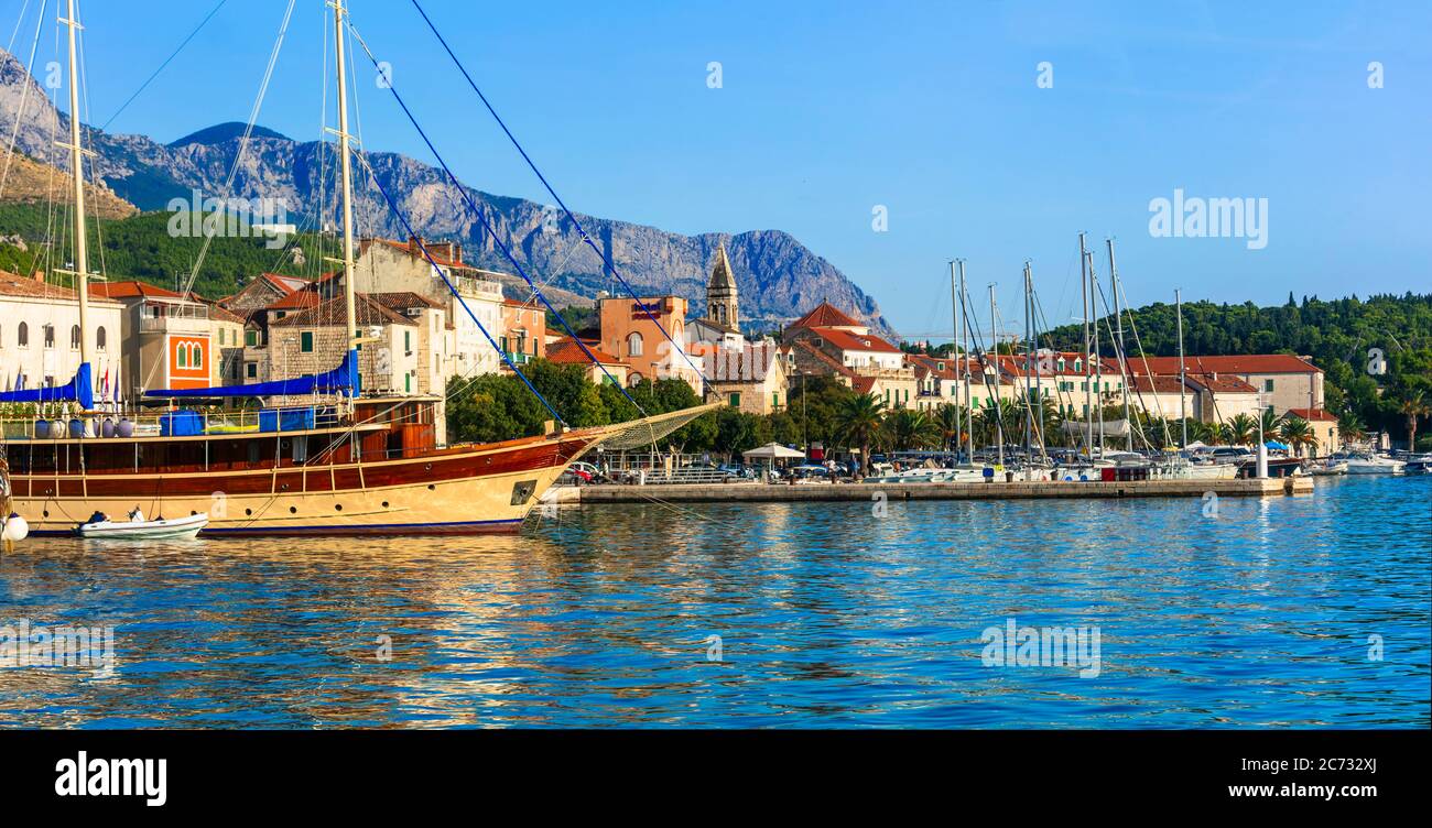 Famosa costa adriatica - Riviera di Makarska in Dalmazia. Croazia vacanze estive Foto Stock