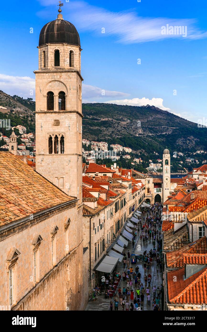 Croazia viaggio. Dubrovnik. Vista dalle mura della città nel centro storico della città. 18.09.2019 Foto Stock