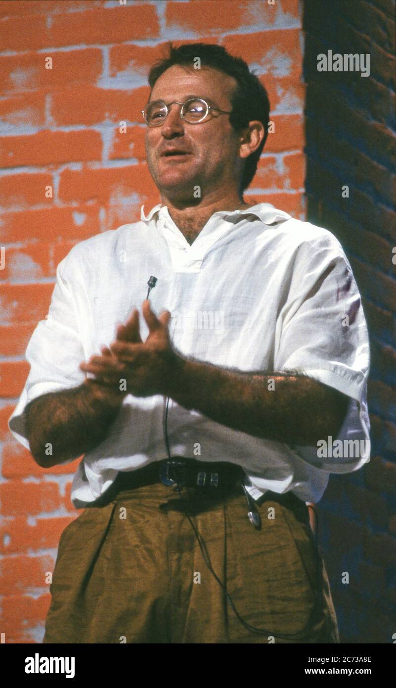 Il comico Robin Williams ha eseguito una procedura di standup al teatro Improv di West Hollywood, circa 1980s. Foto Stock