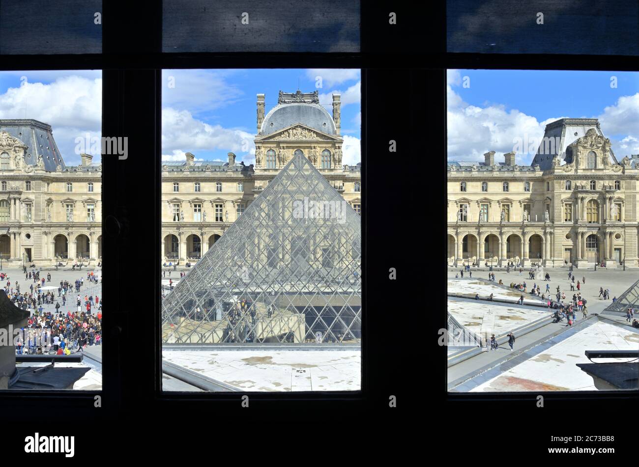 L'Ala Richelieu del famoso museo del Louvre, Parigi FR Foto Stock