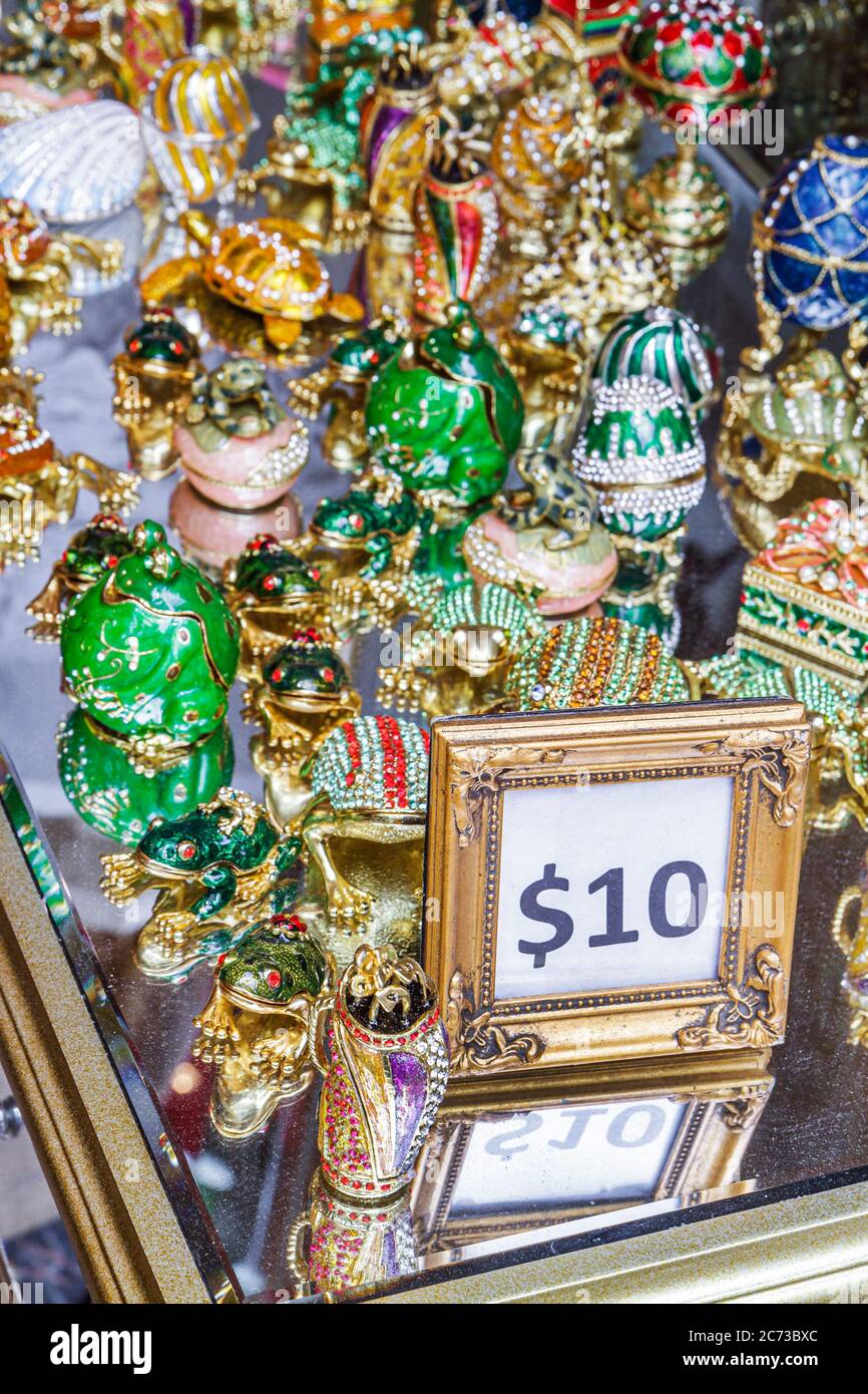 San Francisco California, Chinatown, Grant Avenue, shopping shopper shopping negozi mercati di mercato di vendita di mercato, negozi al dettaglio autobus Foto Stock
