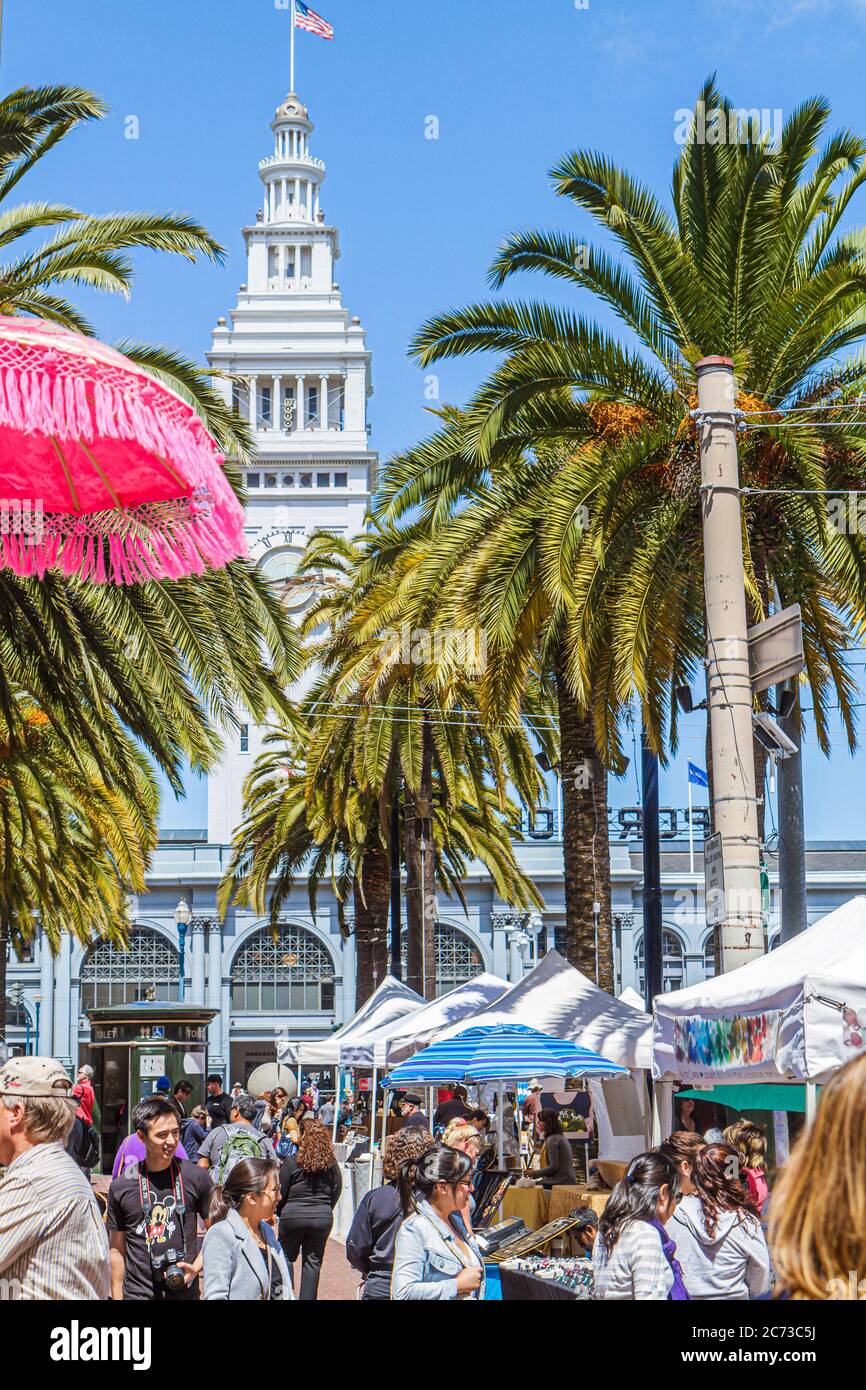 San Francisco California, Market Street, 101 The Embarcadero, Justin Herman Plaza, Ferry building, 1898, orologio, mercato, tenda, venditori bancarelle stand Foto Stock