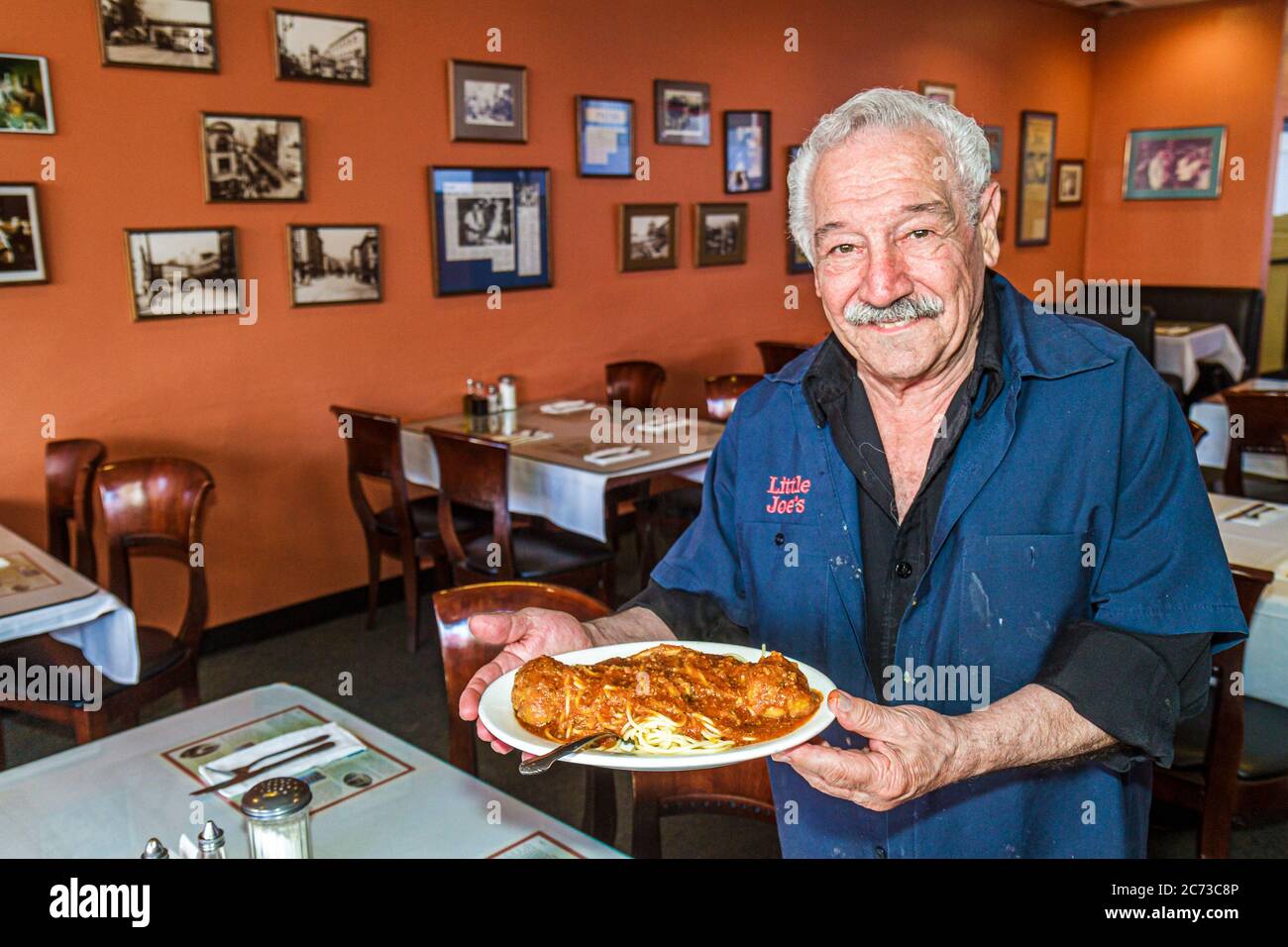 San Francisco California, Market Street, Little Joe's Italian, ristorante ristoranti, cibo, caffè, servizio, vuoto, ristorante, tavolo, fotografia incorniciata Foto Stock