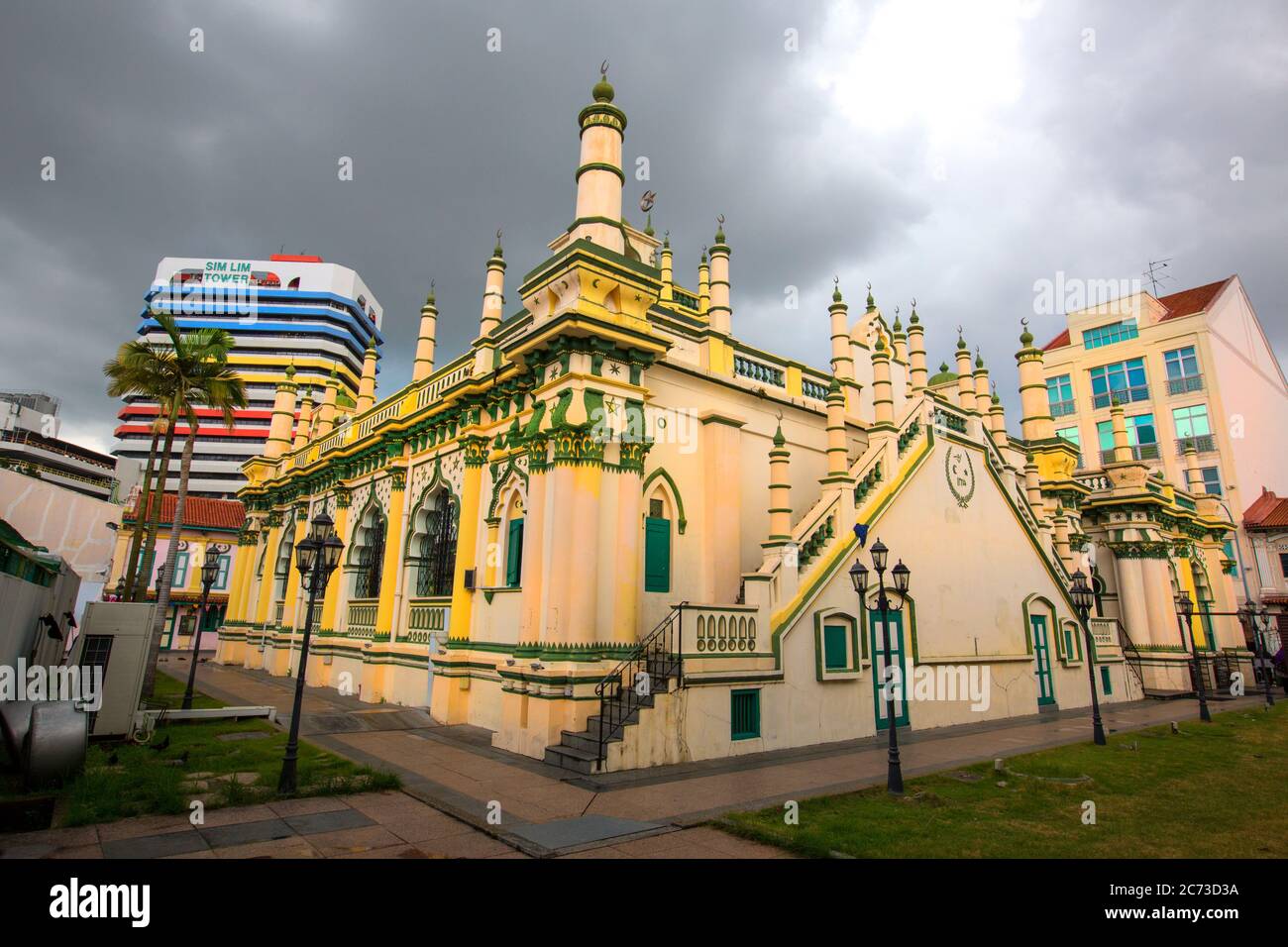 lavoratori migranti in little india street singapore, singapore, little india singapore, colorata little india, migranti indiani singapore, dipinti murali Foto Stock