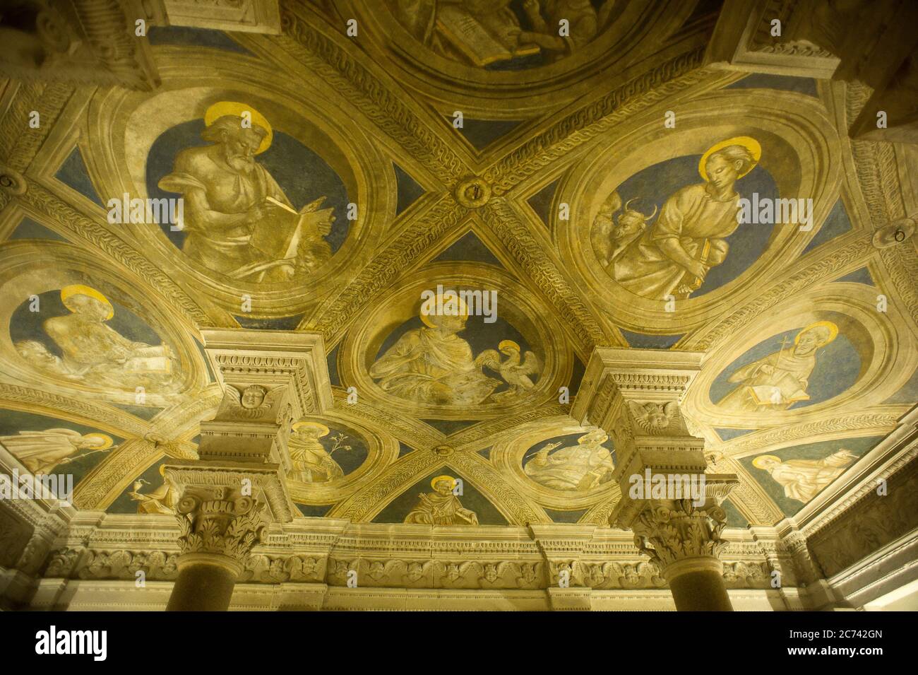 Italia, Basilicata, Acerenza, la Cattedrale di Acerenza, dedicata a Santa Maria Assunta e al Vescovo di San Canio in stile romanico-gotico del XIII secolo ad. Cripta di Ferilli Foto Stock