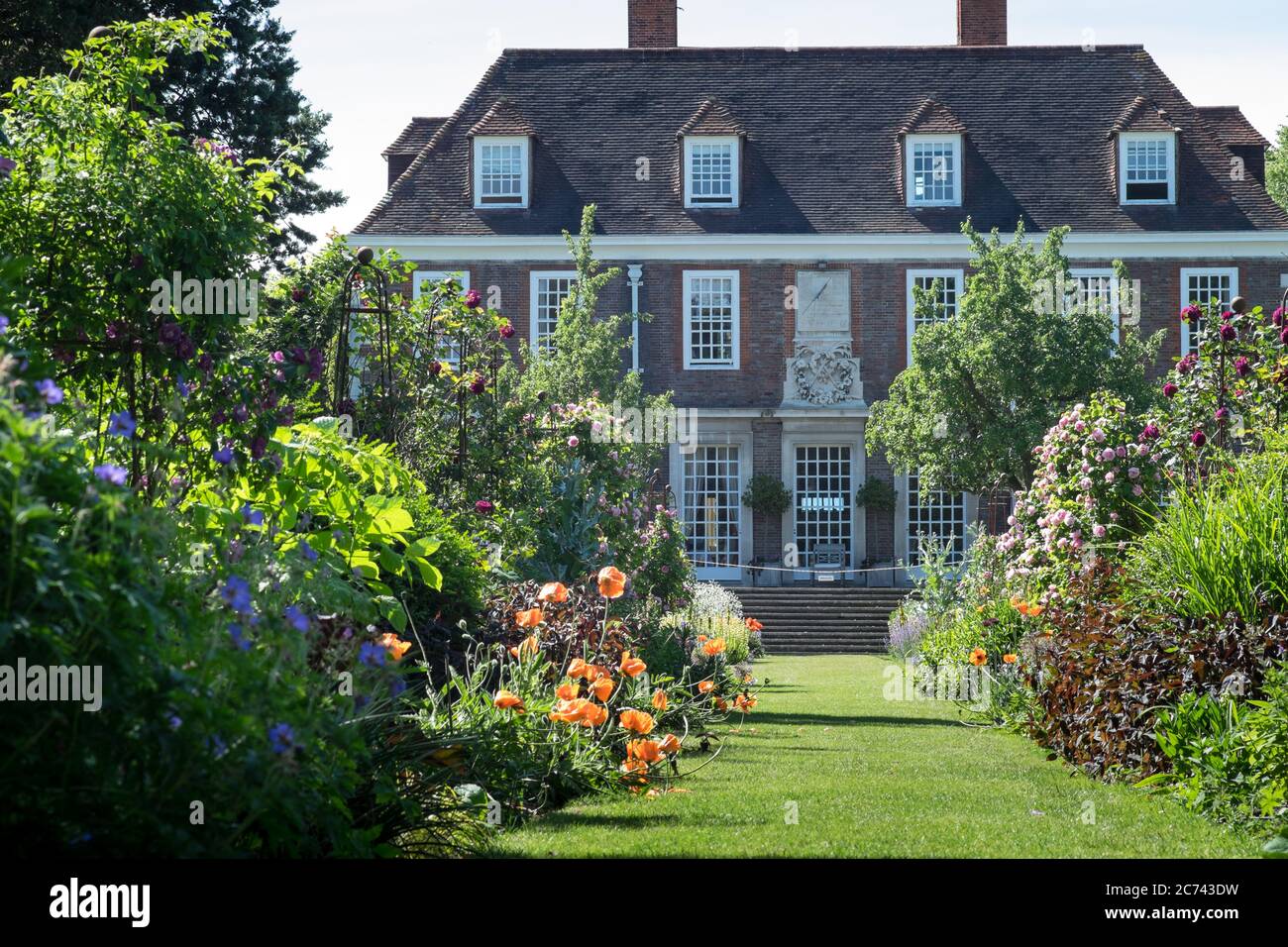 Di fronte est del Salutation in Kent anche conosciuto come il giardino dell'Inghilterra a causa dei suoi frutteti e giardini di fiori situati in tutta la contea Foto Stock