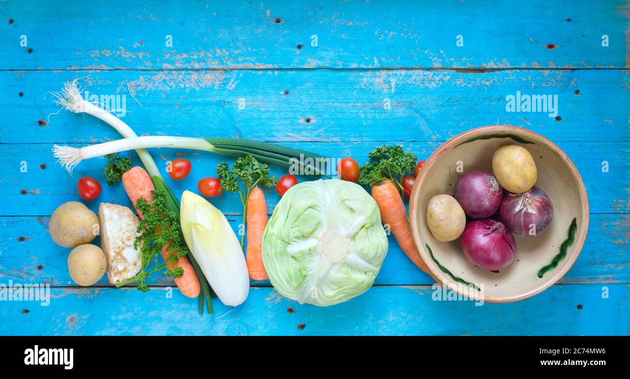 cibo sano, verdure varie, piatto, spazio libero copia Foto Stock