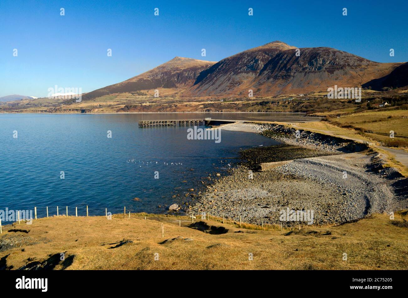 Gyrn Goch e Gyrn Ddu montagne dalla Clogwyn, Trefor, Lleyn Peninsula, Gwynedd, il Galles del Nord. Foto Stock