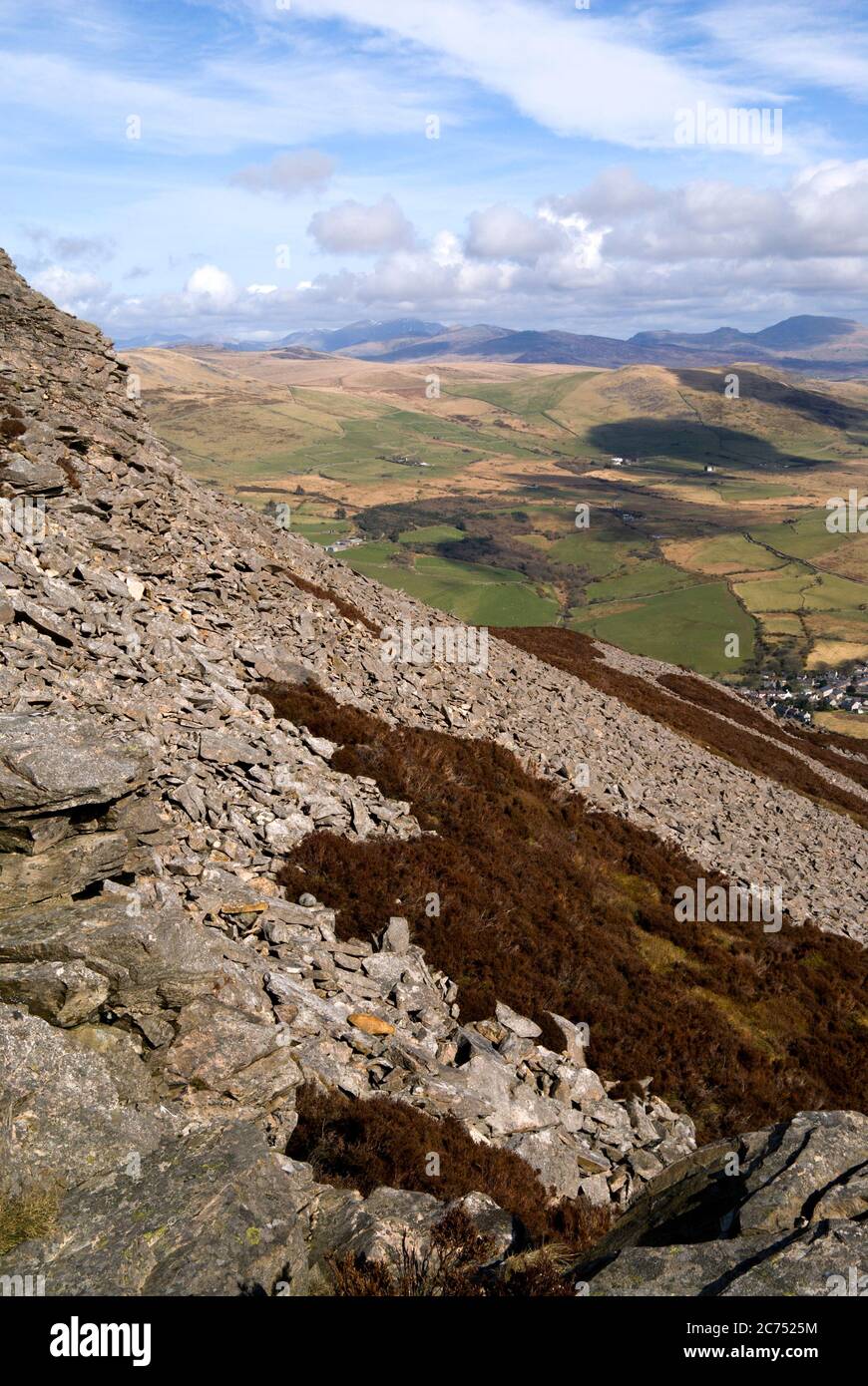 Vista sulla Snowdon Range dalla cima di tre'r Ceiri, Yr Eifl Mountains, Lleyn Peninsula, Gwynedd, Galles del Nord. Foto Stock
