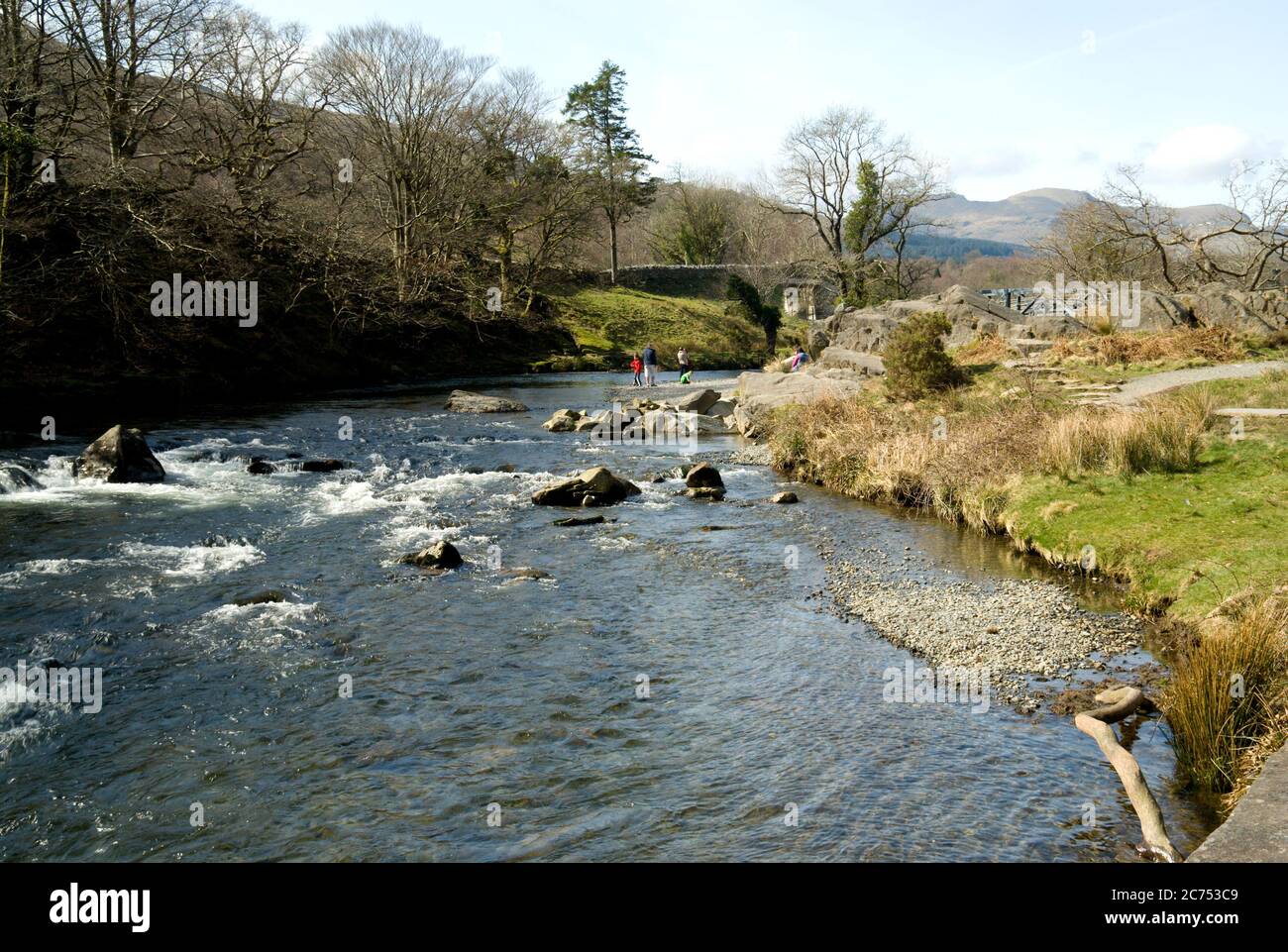 Fiume Glaslyn, Aberglaslyn passano in prossimità Beddgelert, Snowdonia, Gwynedd, il Galles del Nord. Foto Stock