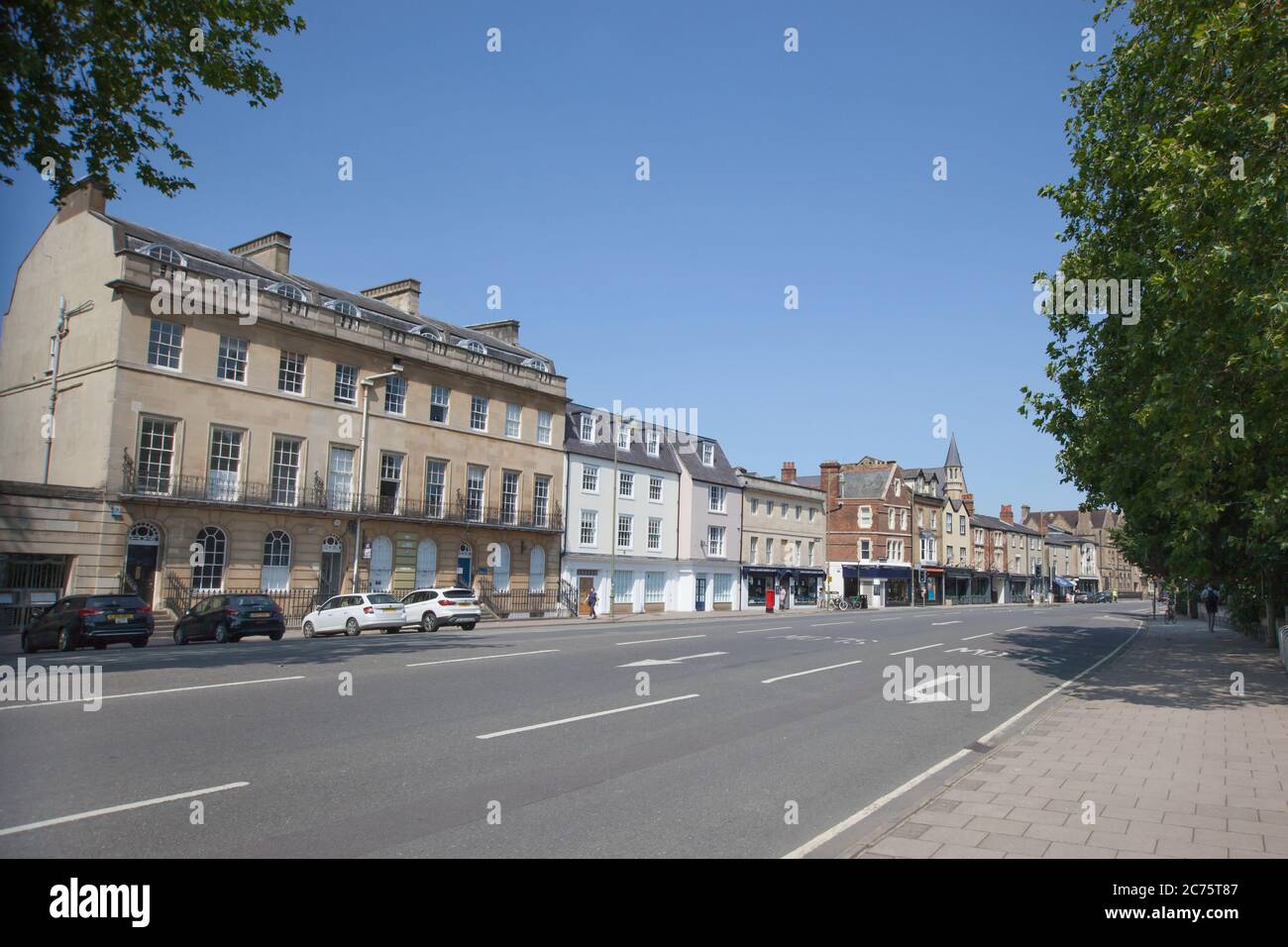 Vista degli edifici di St Giles' a Oxford, nel Regno Unito Foto Stock