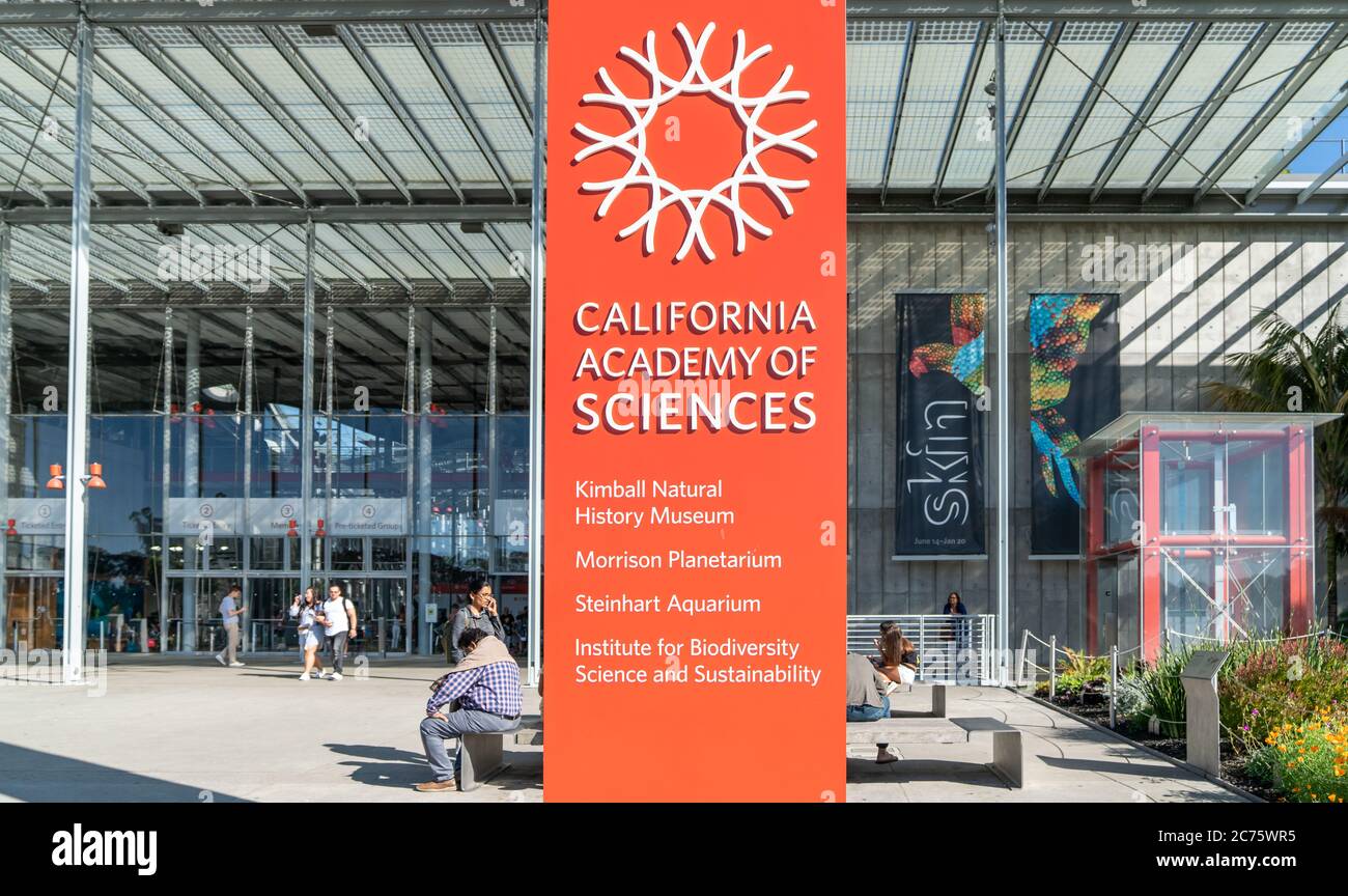 San Francisco, USA - 2019 agosto: L'ingresso della California Academy of Sciences, un museo di storia naturale Foto Stock