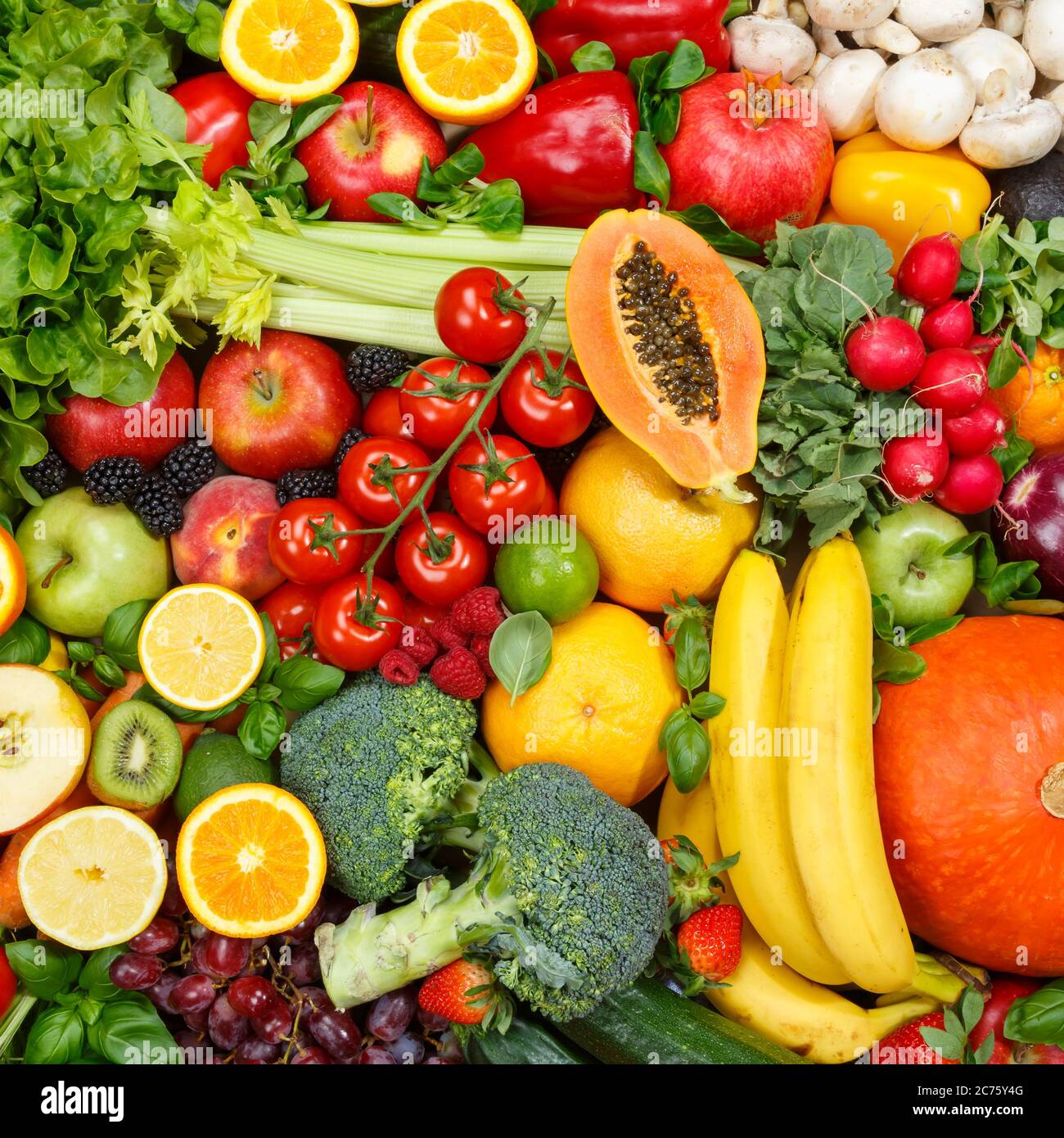 Fondo cibo frutta e verdura raccolta frutta verdura verdura piazza sana alimentazione mele arance pomodori sfondi Foto Stock