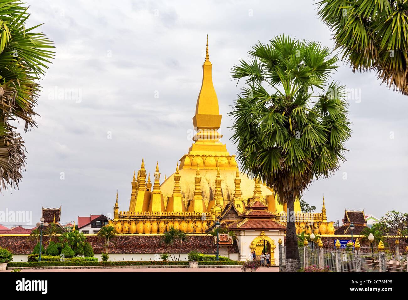 PHA che Luang è uno stupa buddista dorato nel centro di Vientiane, Laos Foto Stock