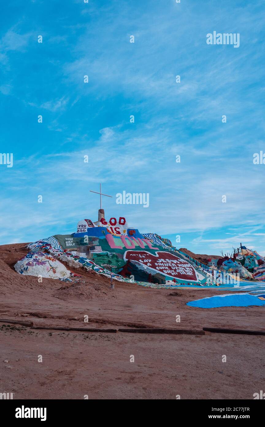 Mostra d'arte di Salvation Mountain a Slab City Foto Stock