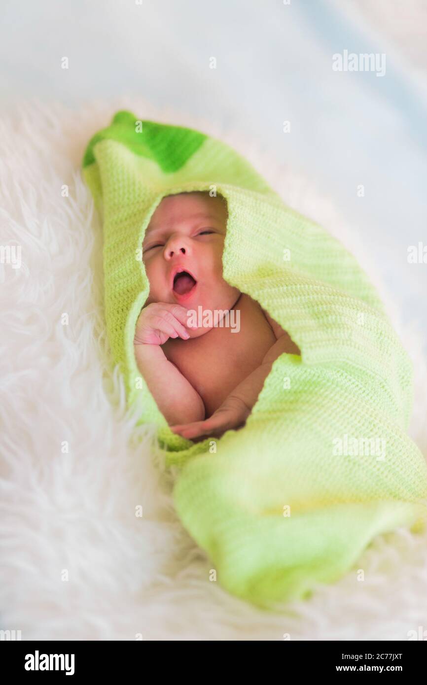 Neonato bambino primo foto sparare a casa Foto Stock